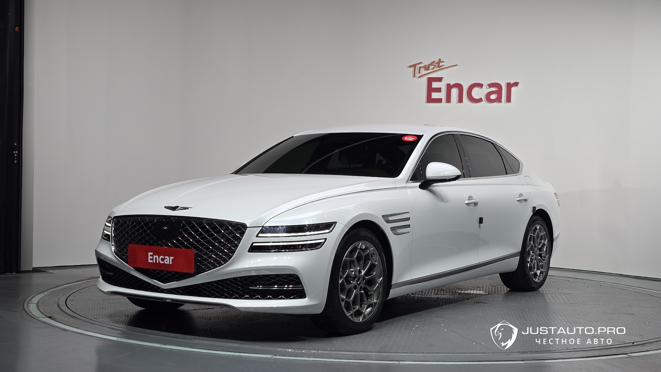 Автомобиль Genesis G80