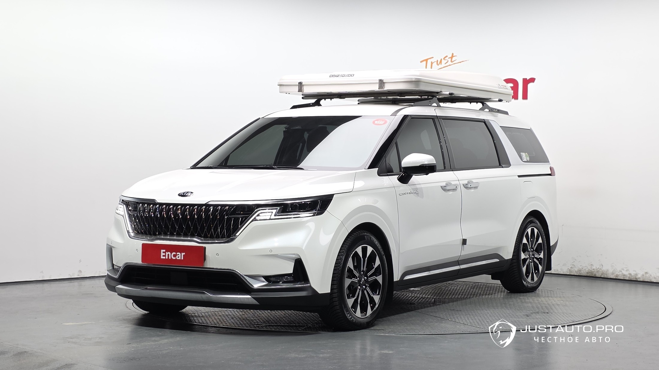 Автомобиль Kia Canival