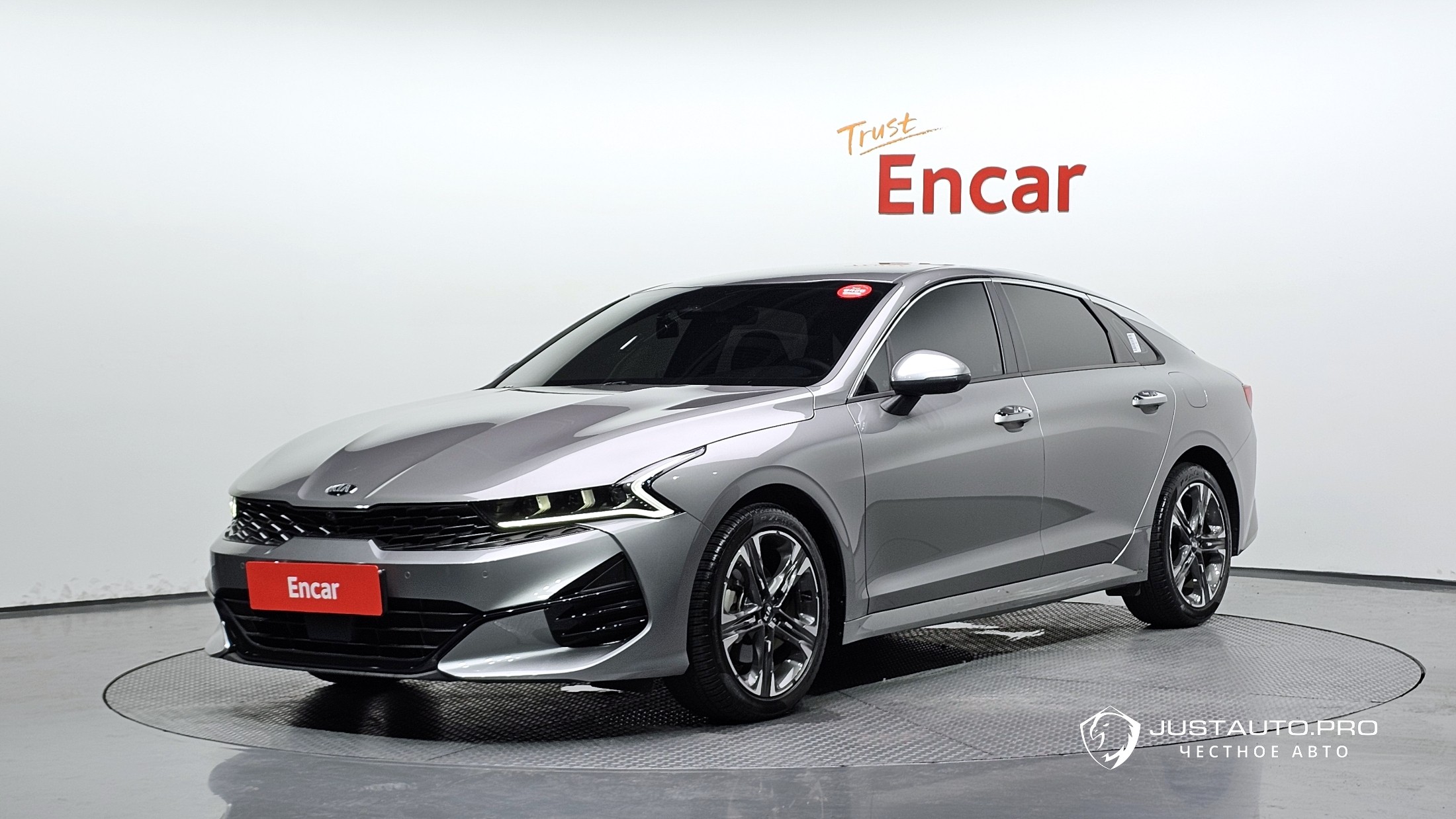 Автомобиль Kia K5