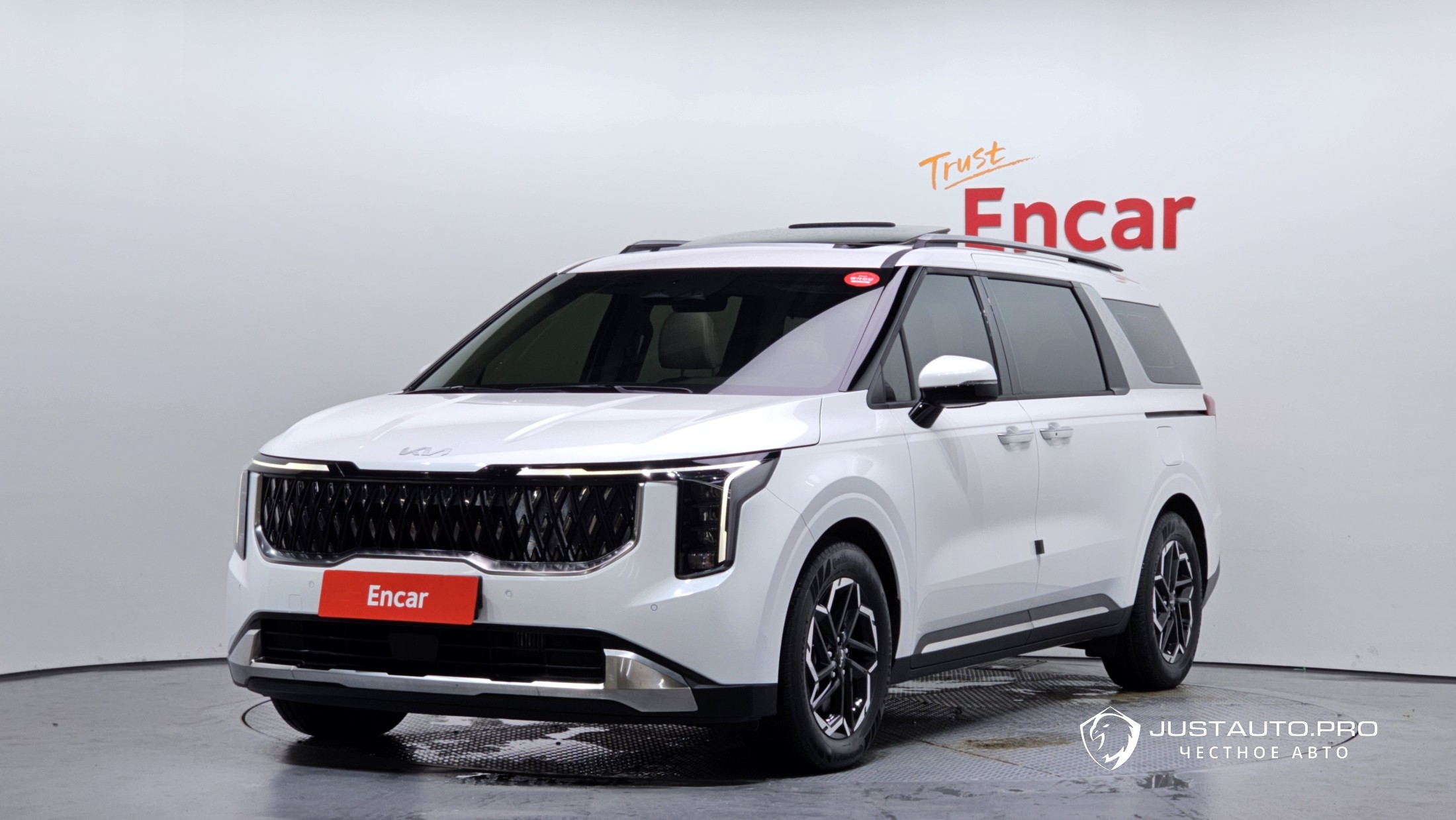Автомобиль Kia Canival