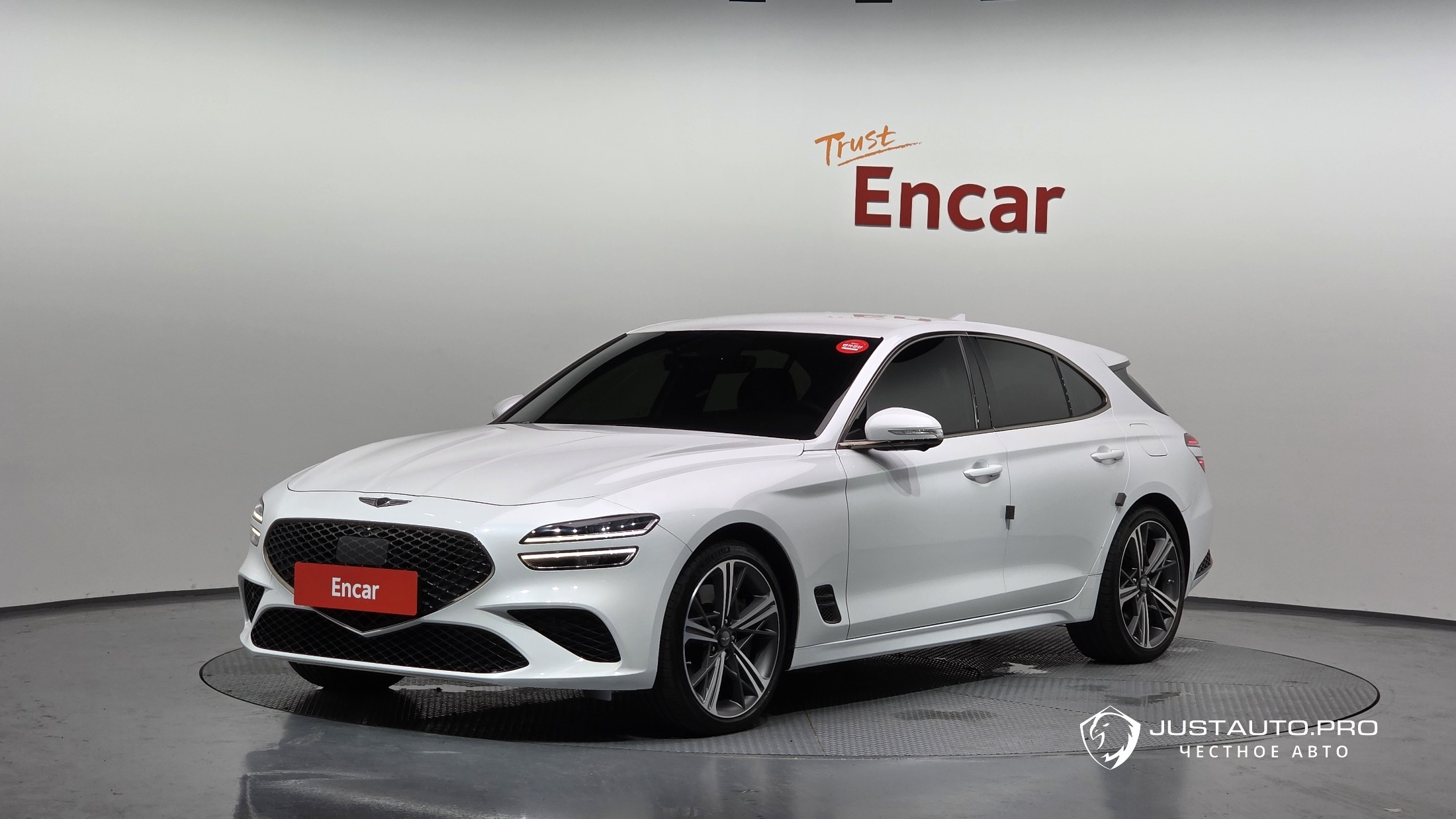 Автомобиль Genesis G70