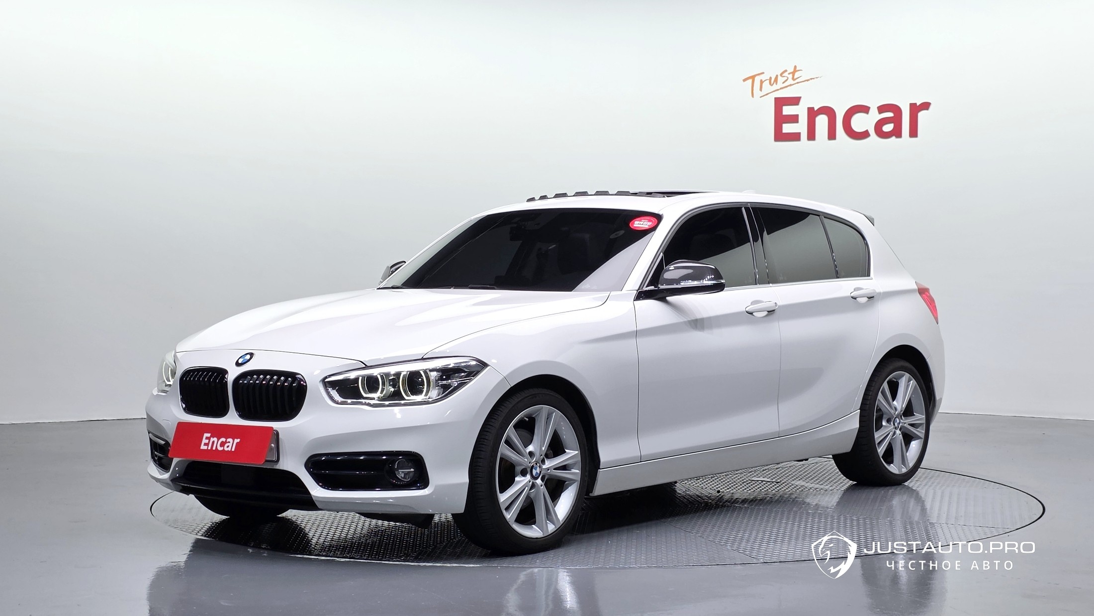 Автомобиль BMW 1-Series
