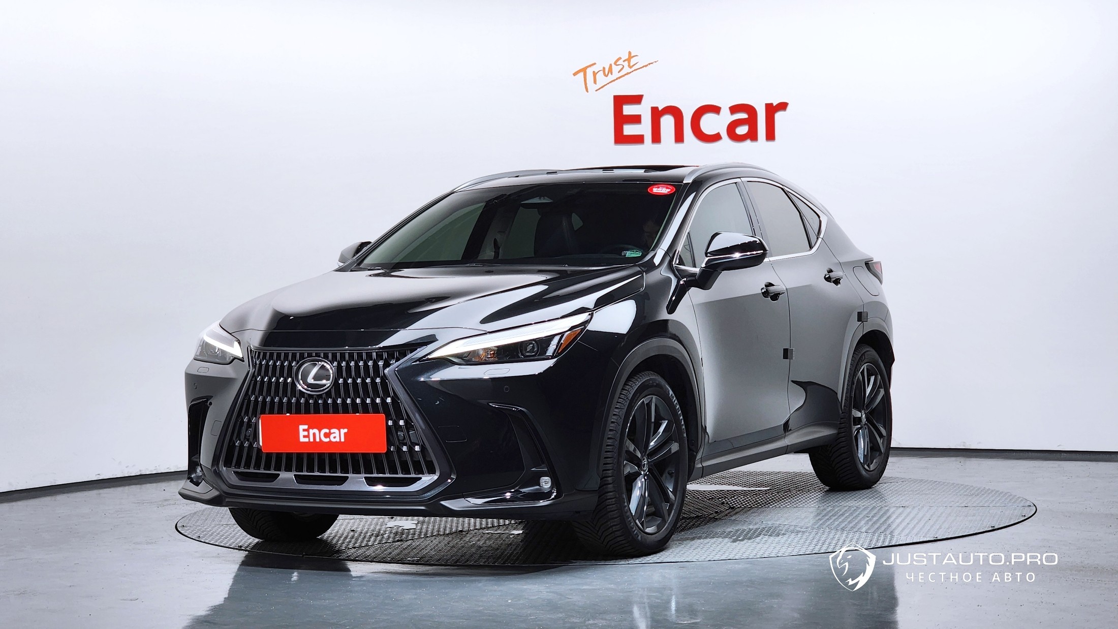 Автомобиль Lexus NX