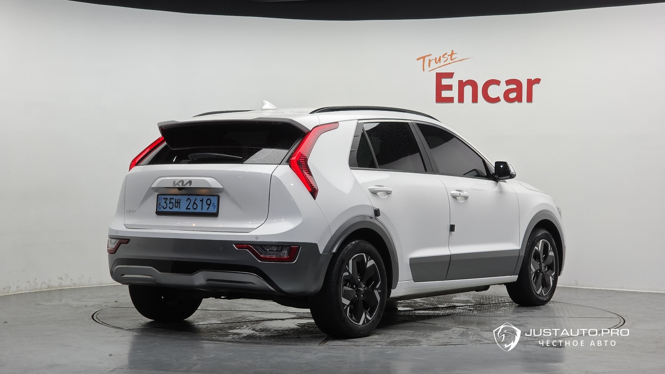Автомобиль Kia Niro