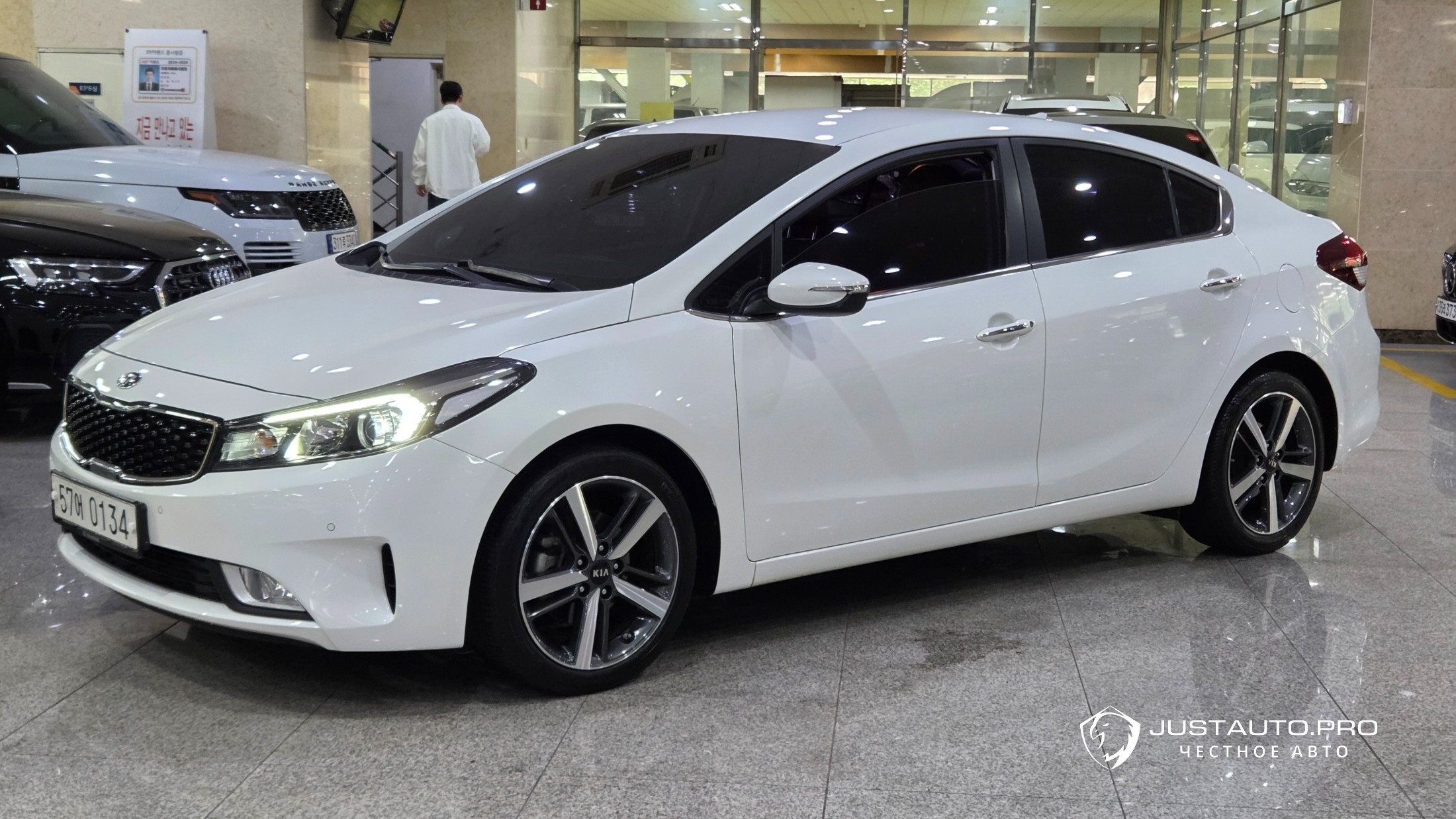 Автомобиль Kia K3