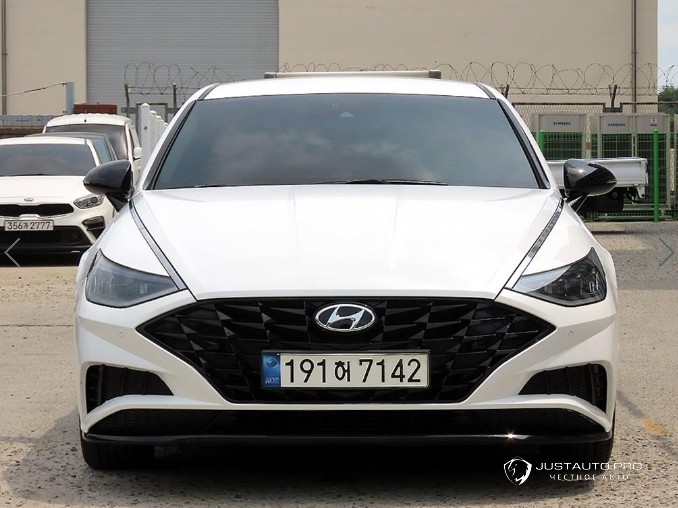 Автомобиль Hyundai Sonata