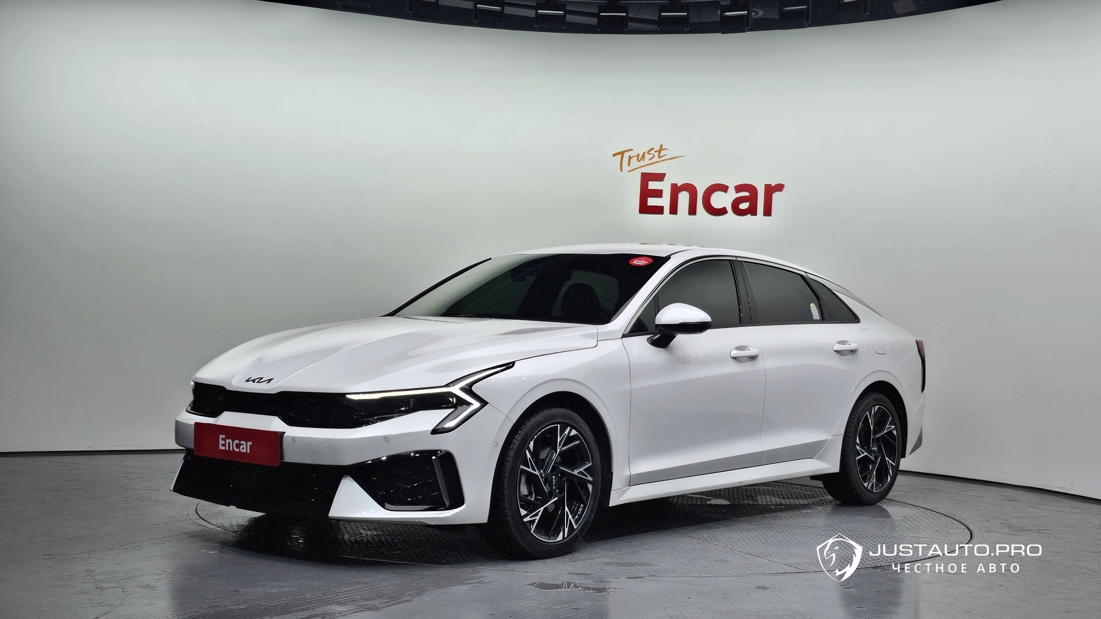 Автомобиль Kia K5