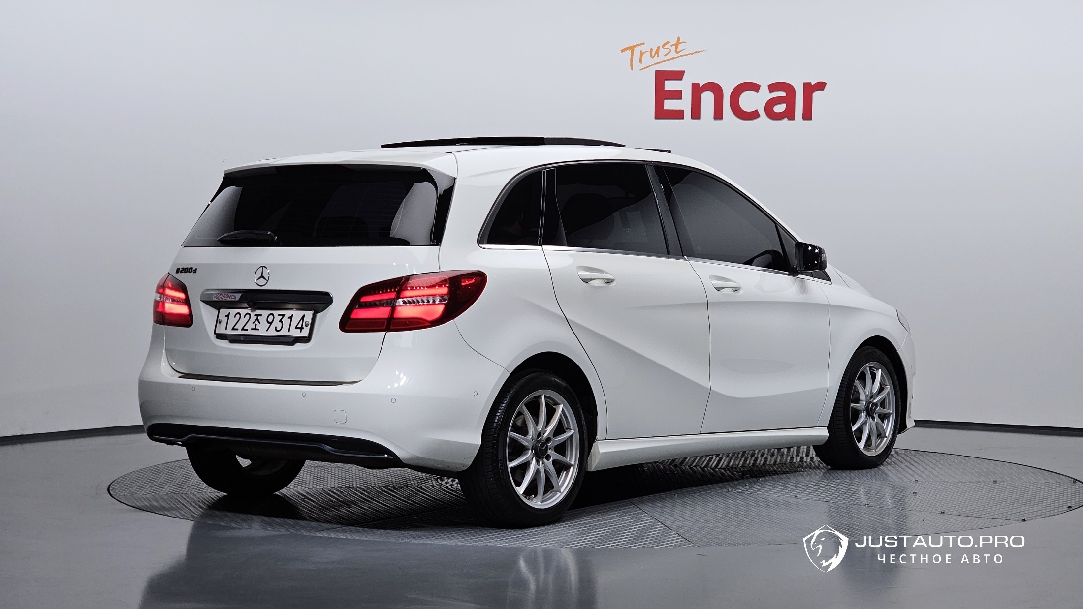 Автомобиль Mercedes-Benz B-Class