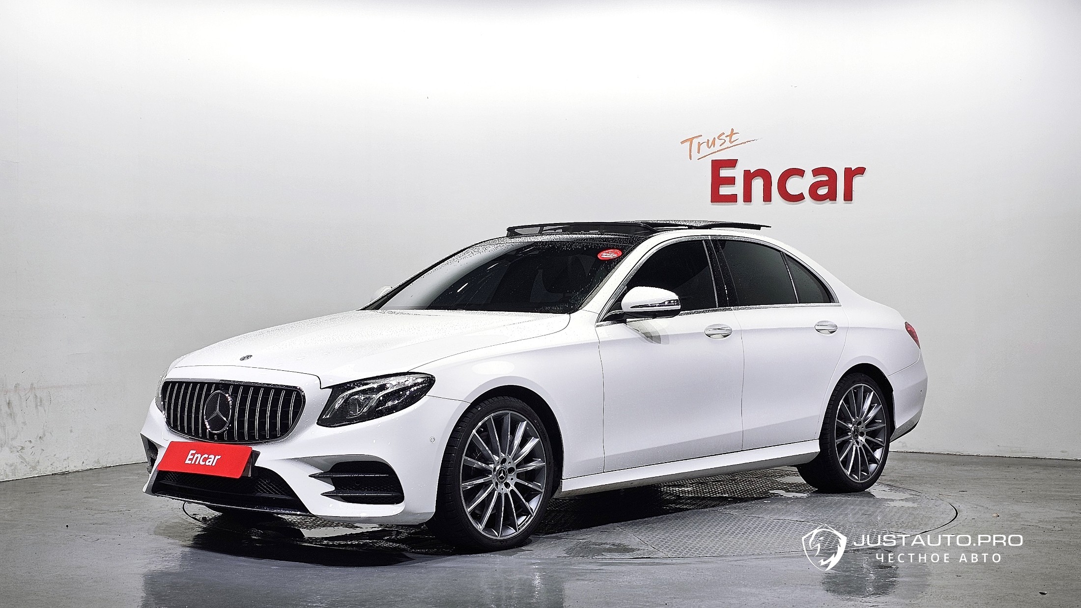 Автомобиль Mercedes-Benz E-Class