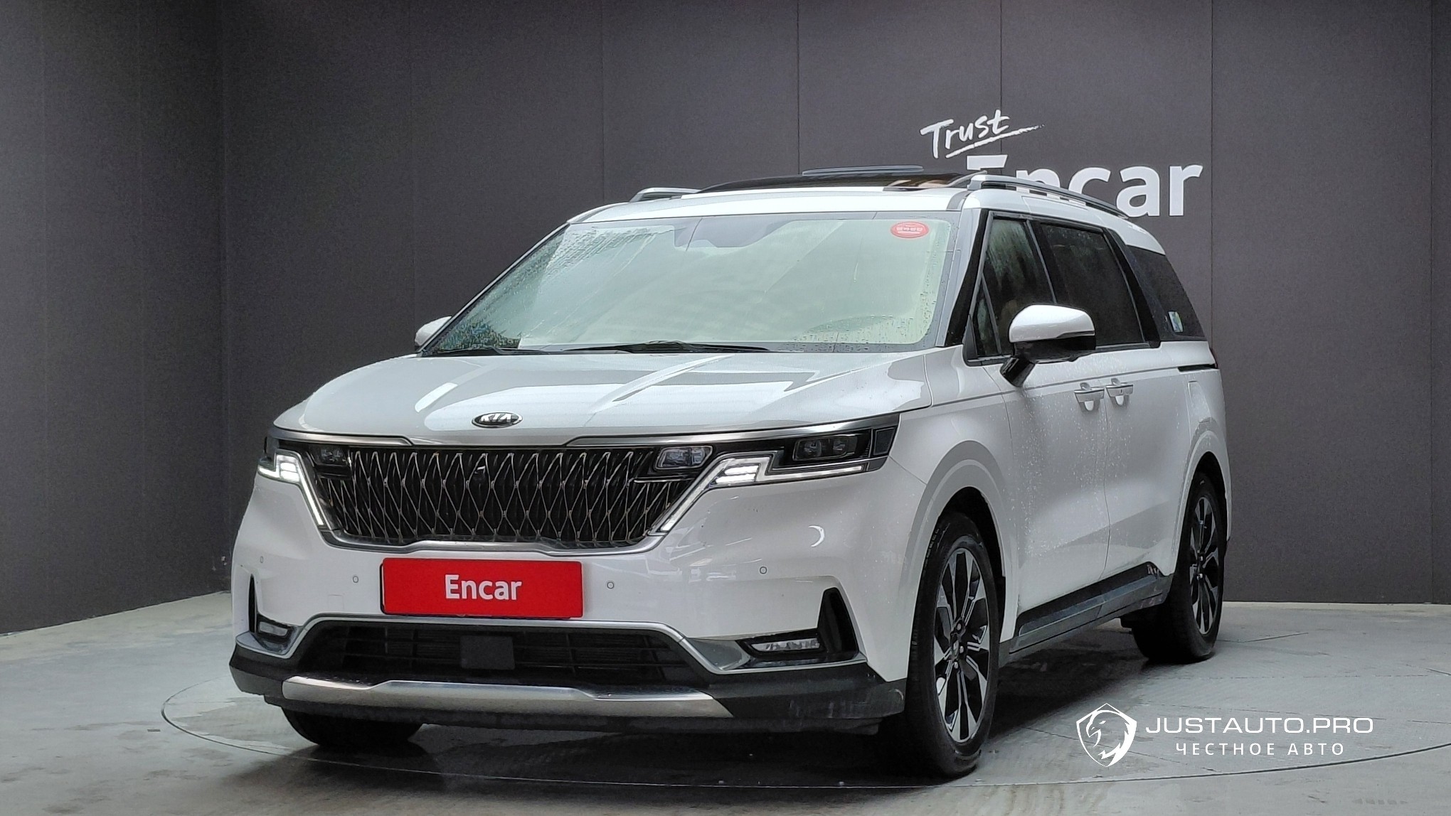 Автомобиль Kia Canival