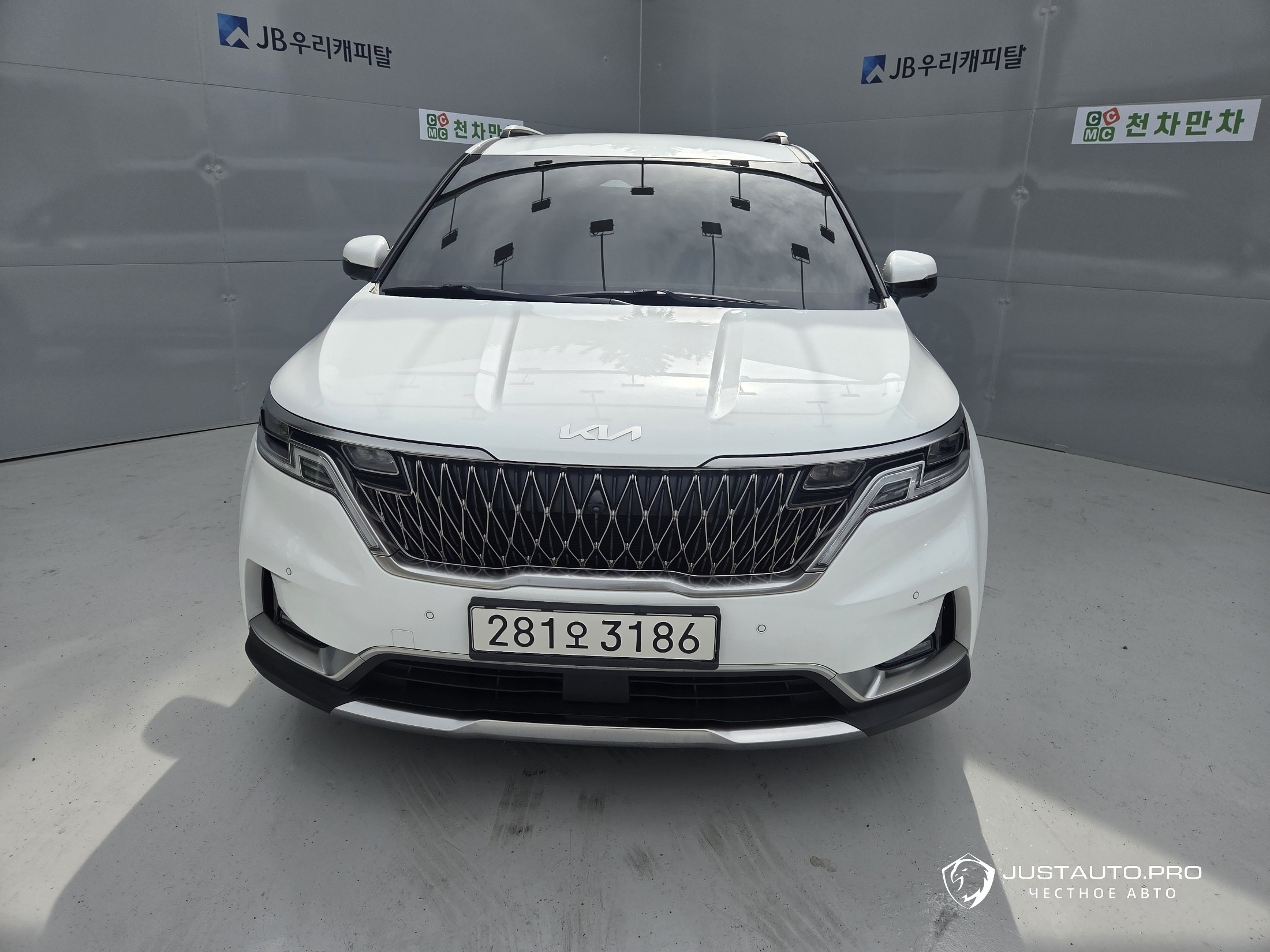 Автомобиль Kia Canival