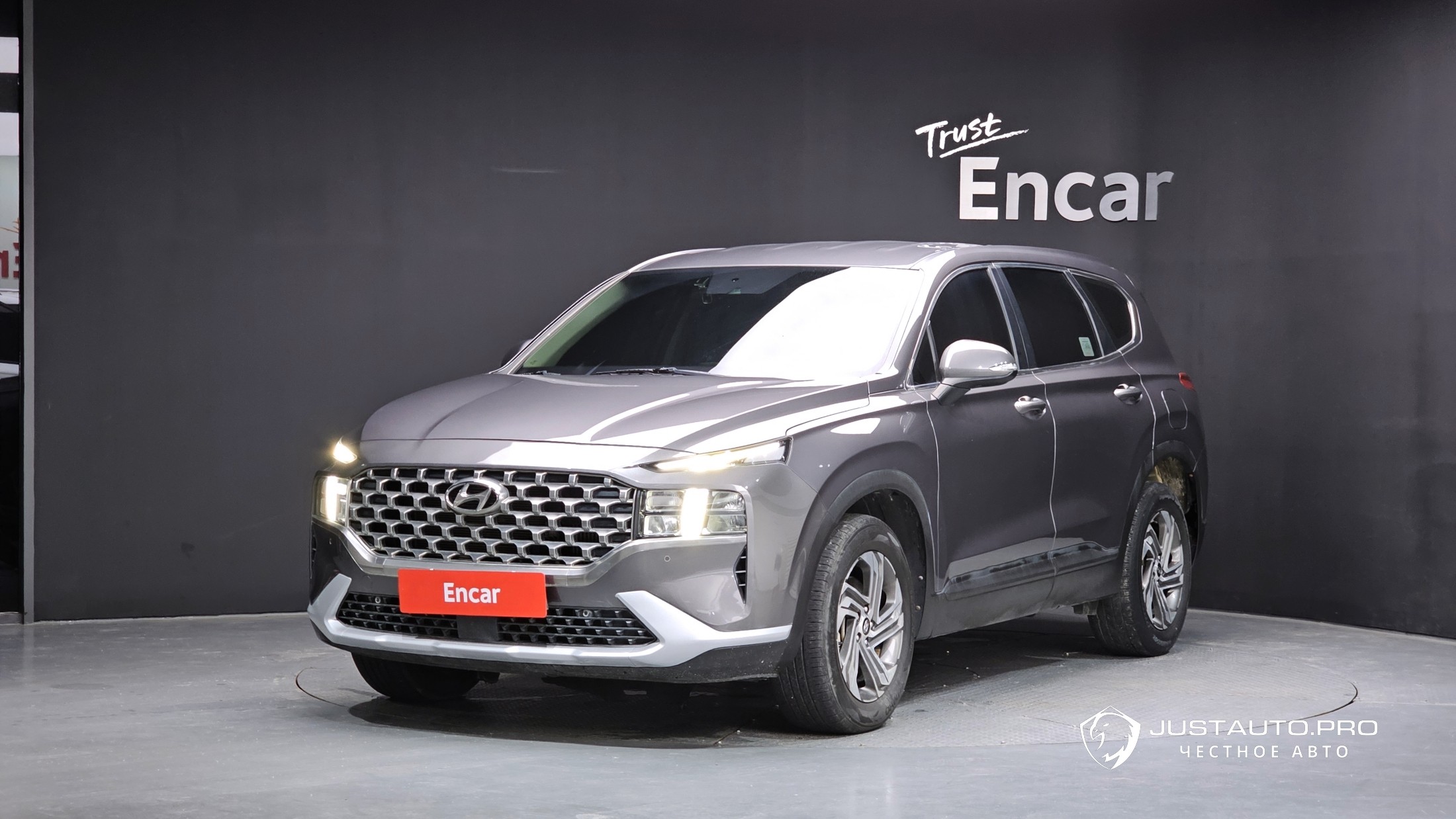 Автомобиль Hyundai Santafe