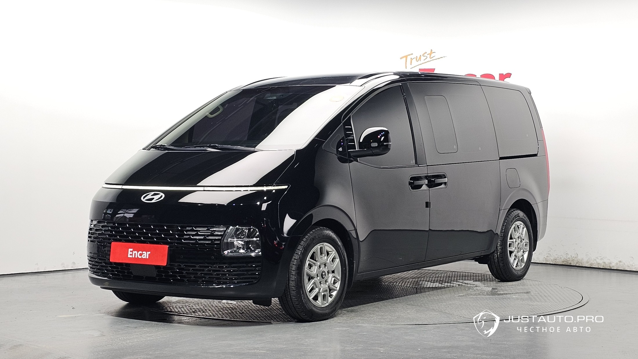 Автомобиль Hyundai Staria