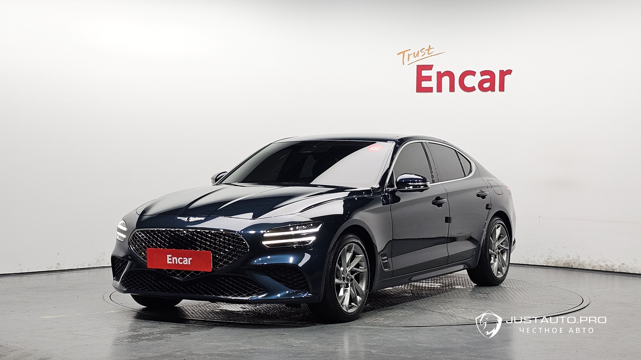 Автомобиль Genesis G70
