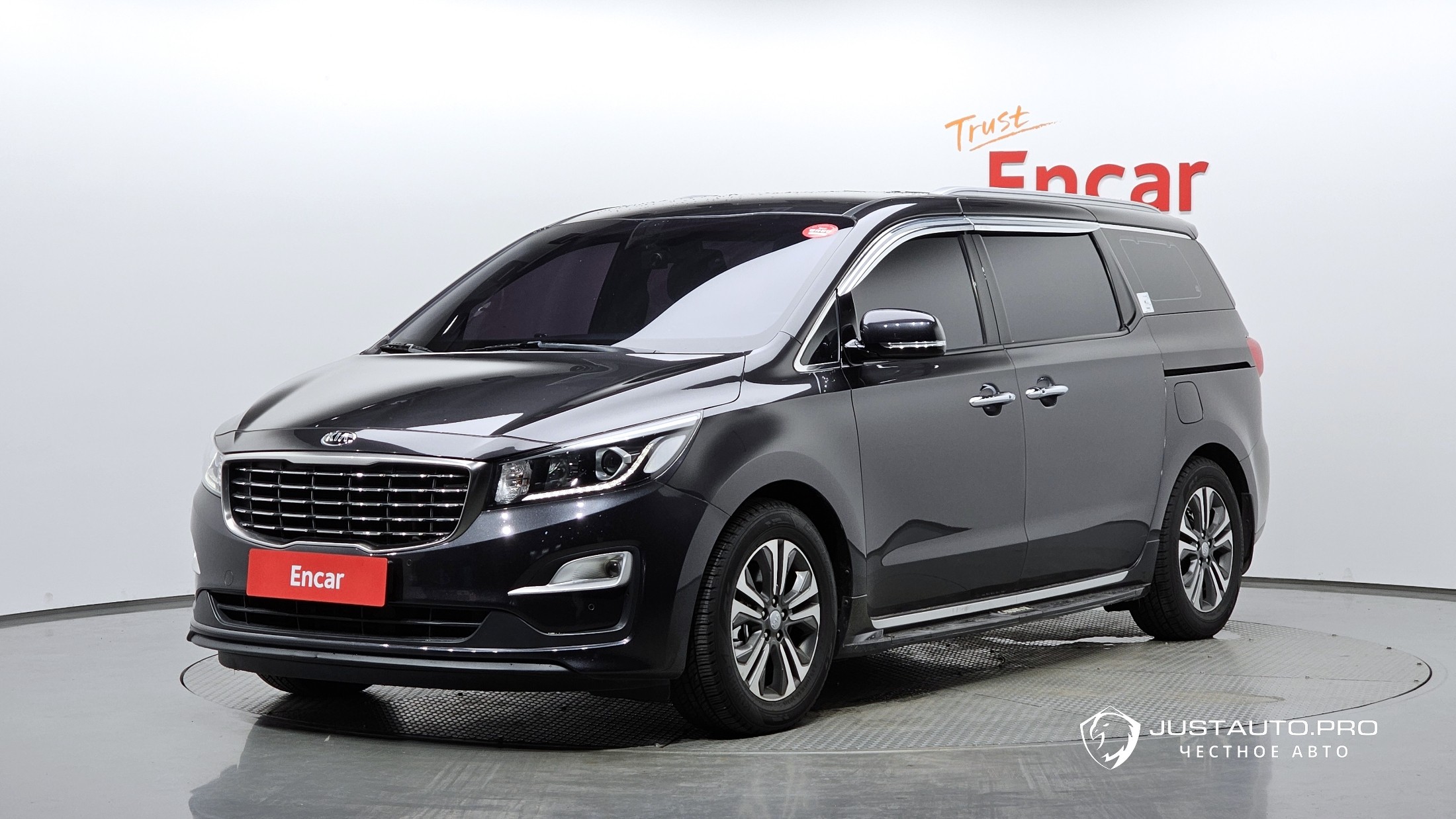 Автомобиль Kia Canival
