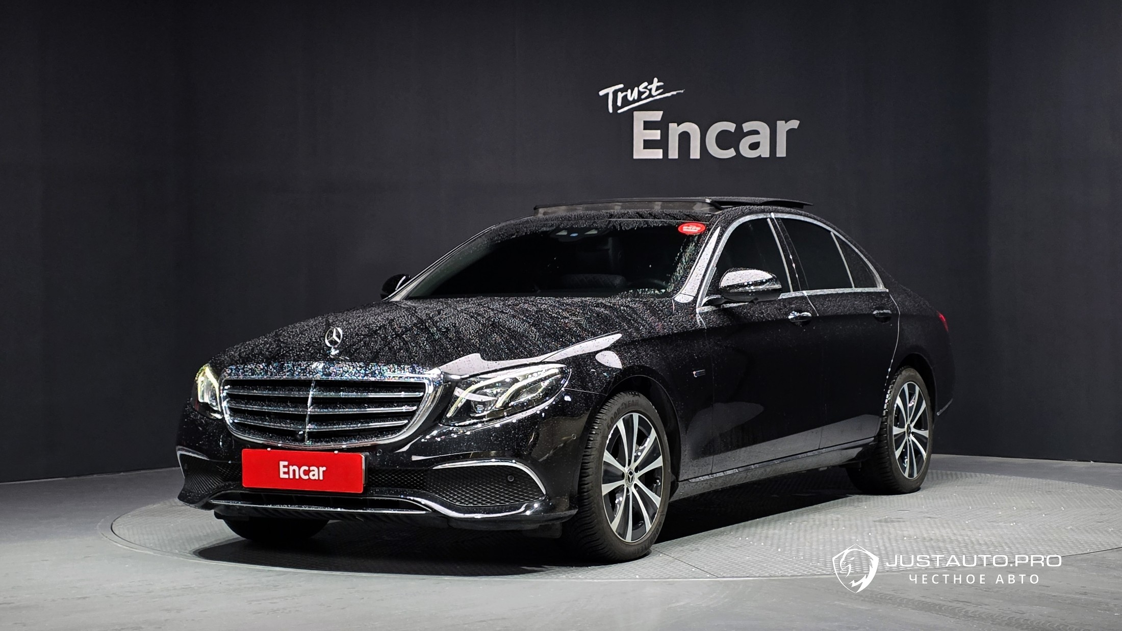 Автомобиль Mercedes-Benz E-Class