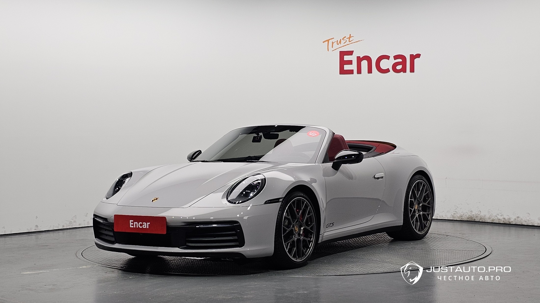 Автомобиль Porsche 911