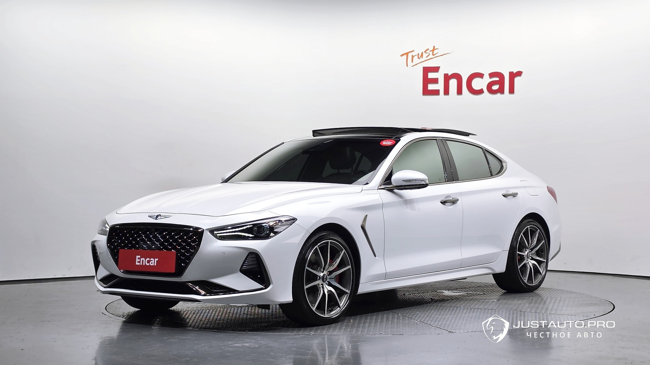 Автомобиль Genesis G70