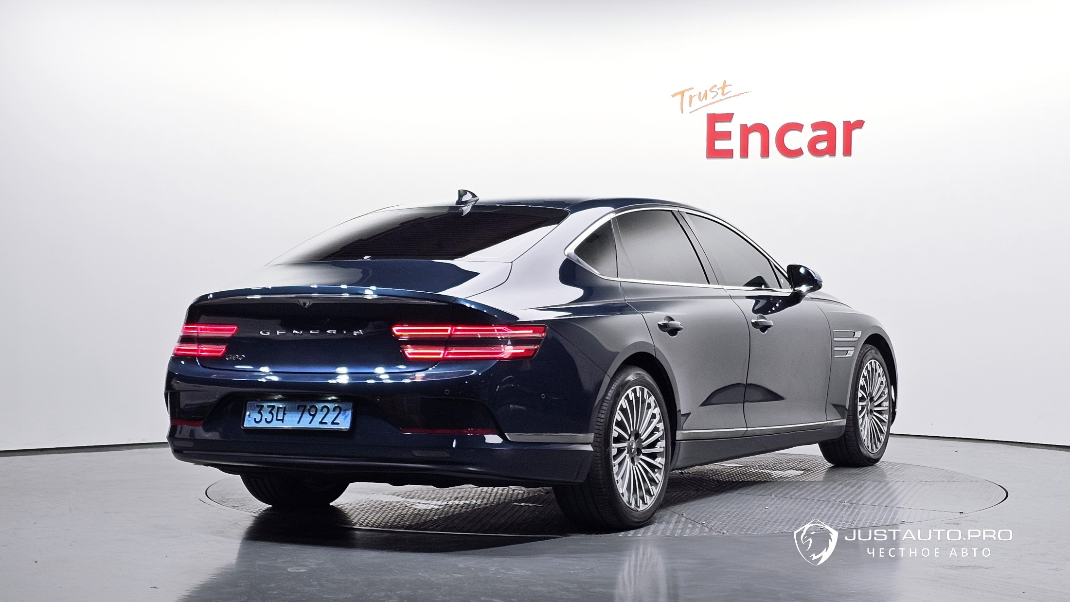 Автомобиль Genesis G80
