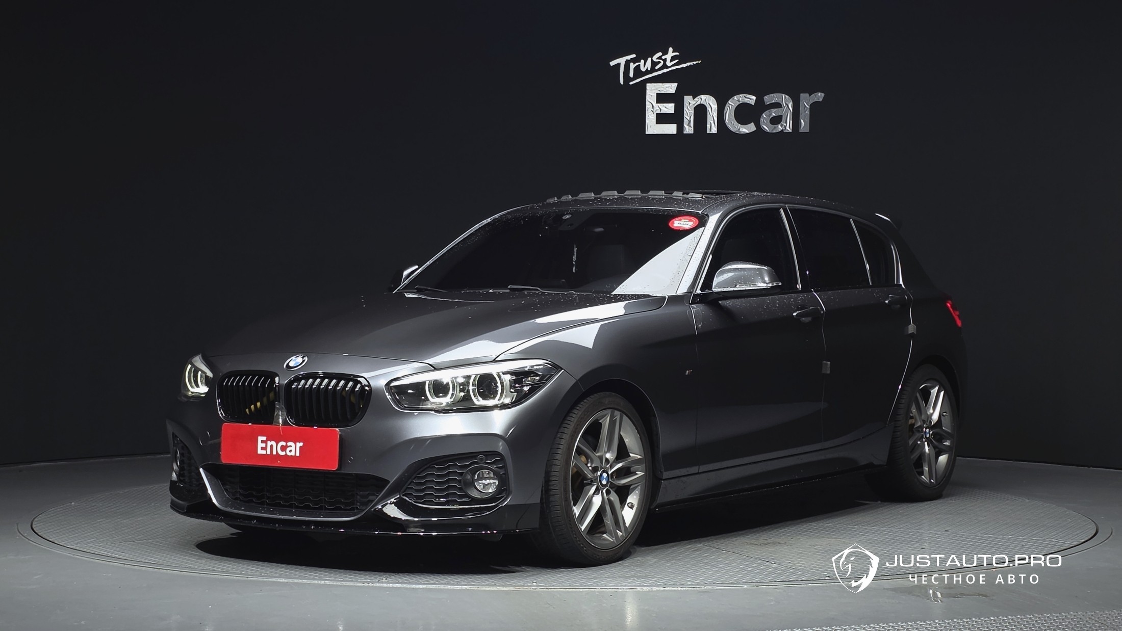 Автомобиль BMW 1-Series