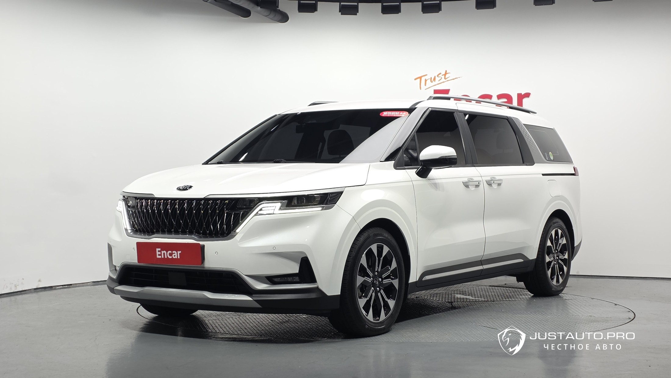 Автомобиль Kia Canival