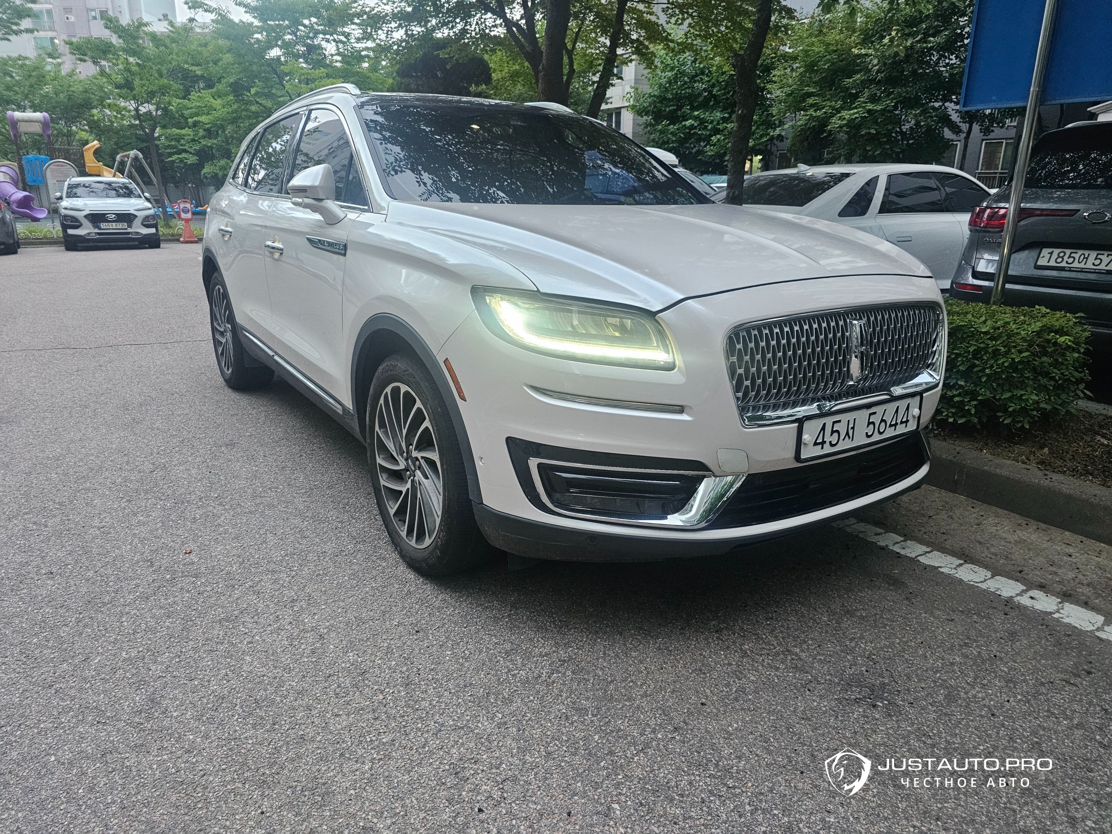 Автомобиль Lincoln Nautilus