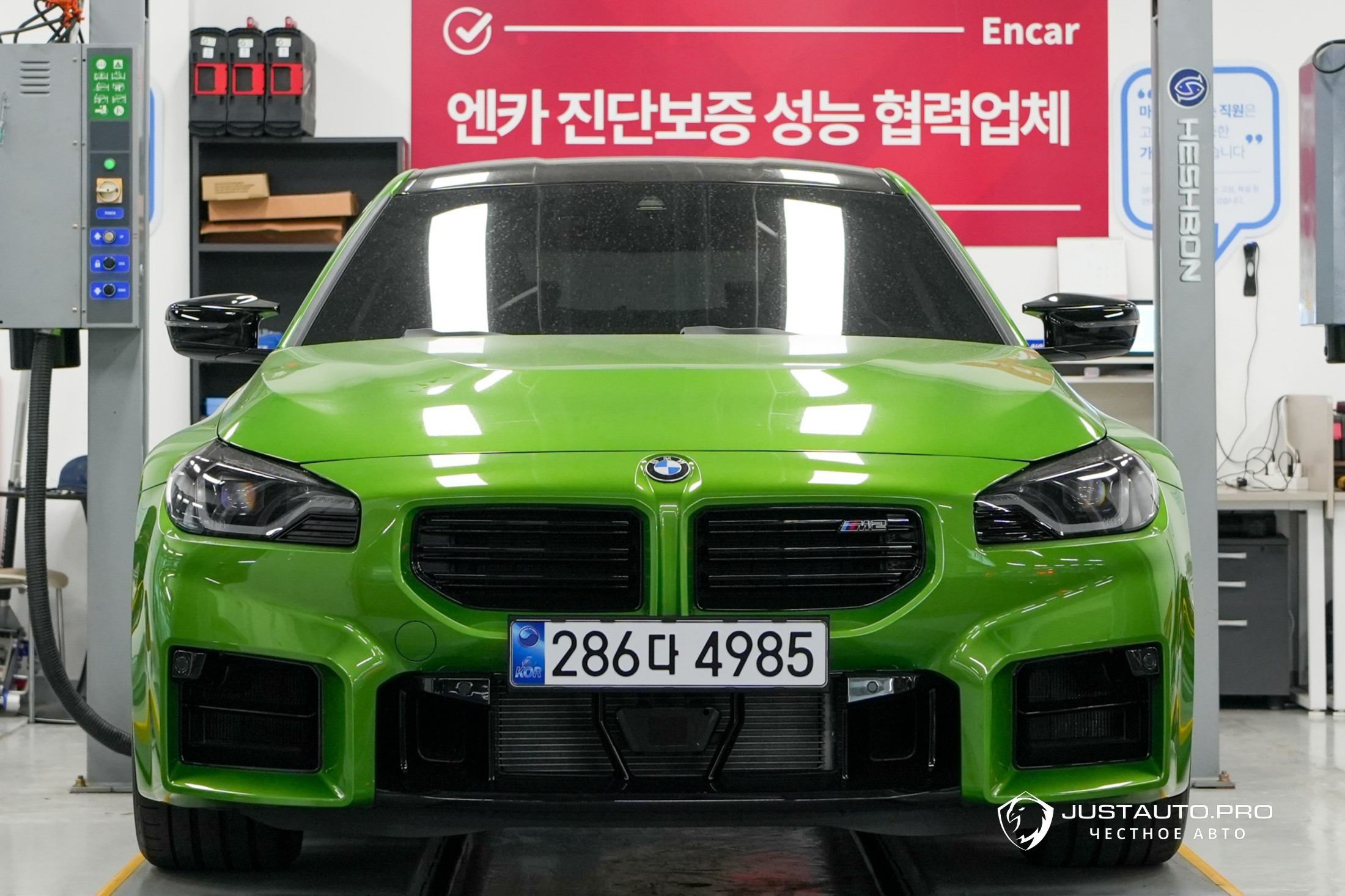 Автомобиль BMW M2