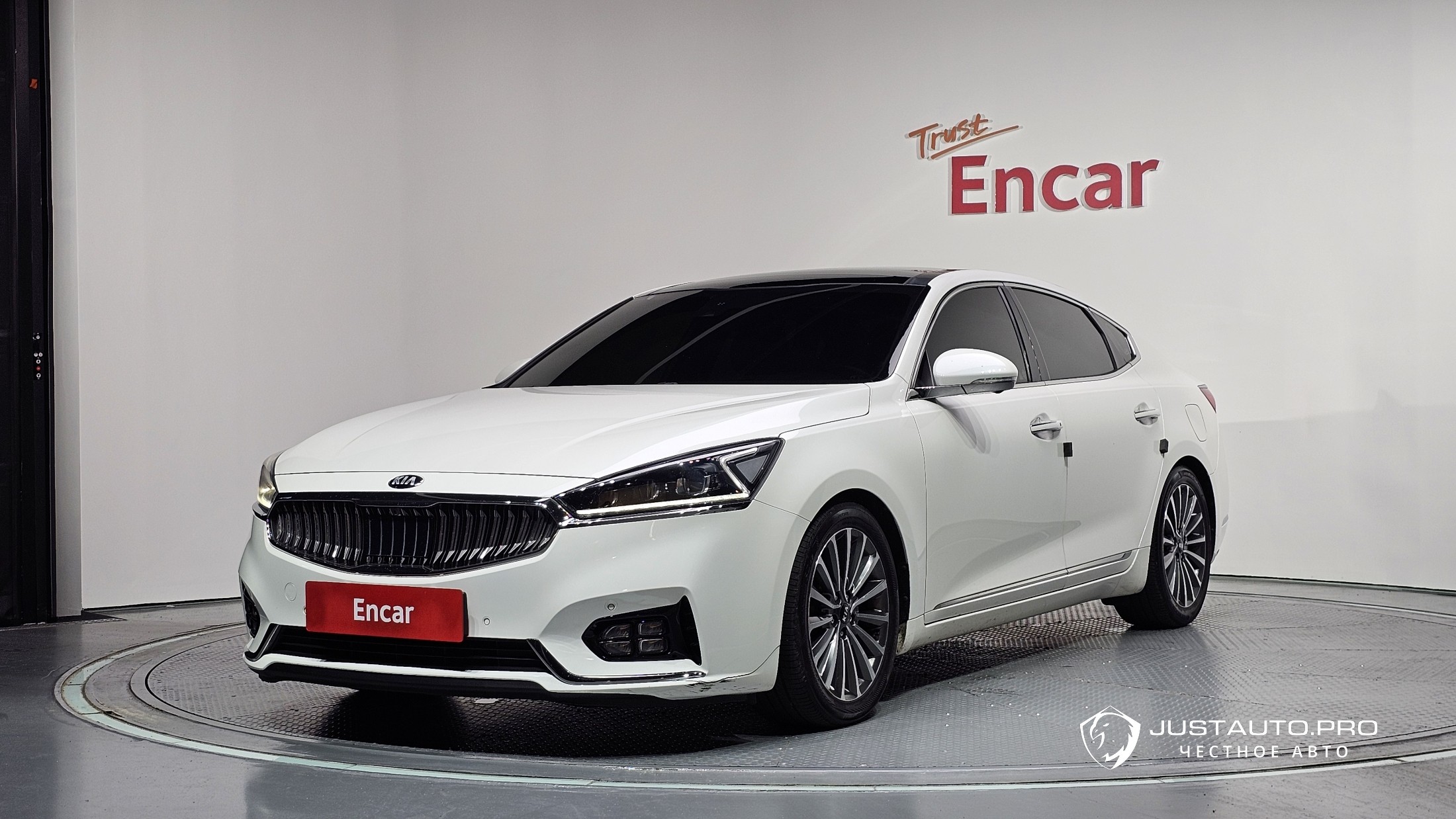 Автомобиль Kia K7
