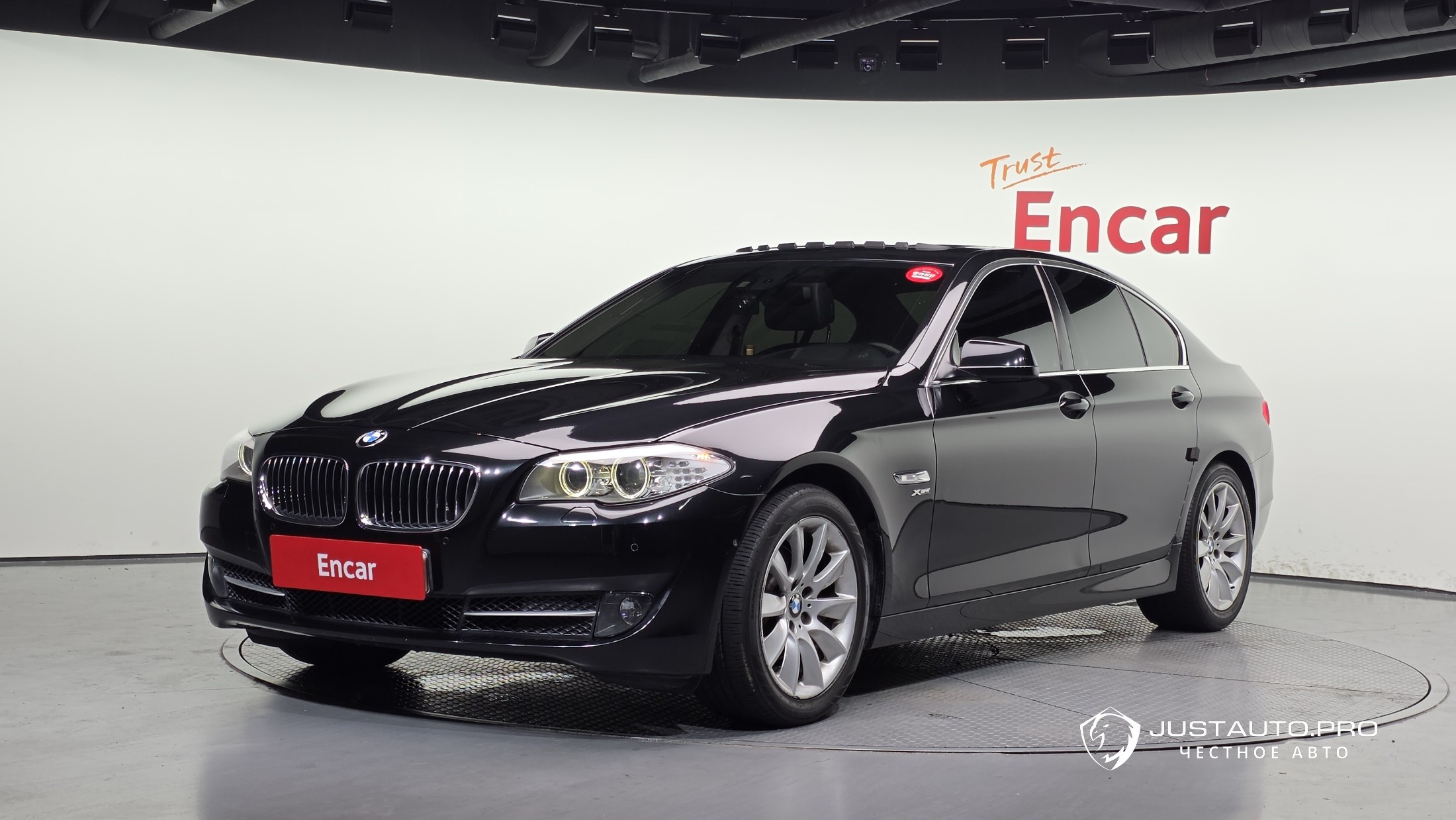 Автомобиль BMW 5-Series
