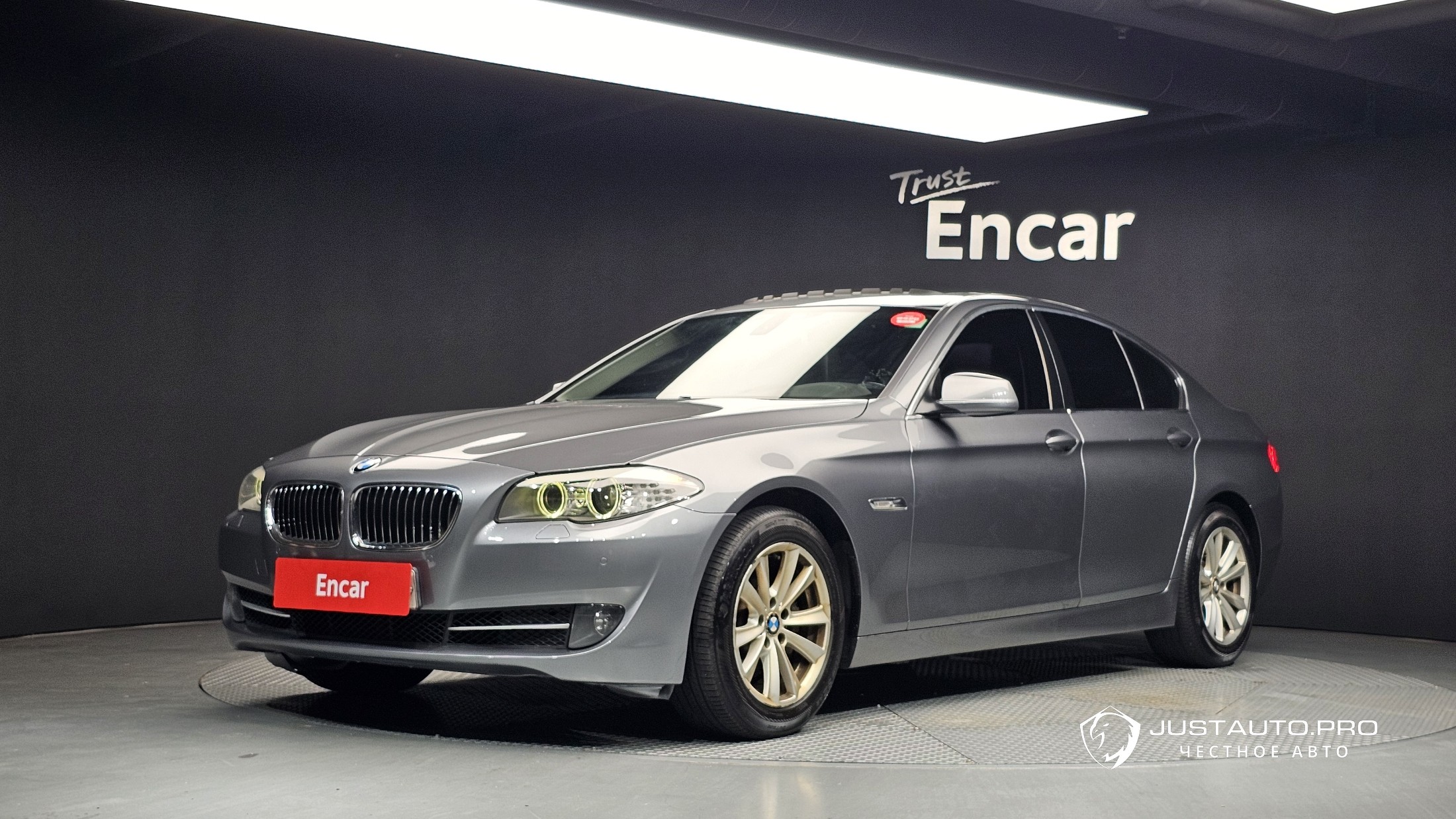 Автомобиль BMW 5-Series