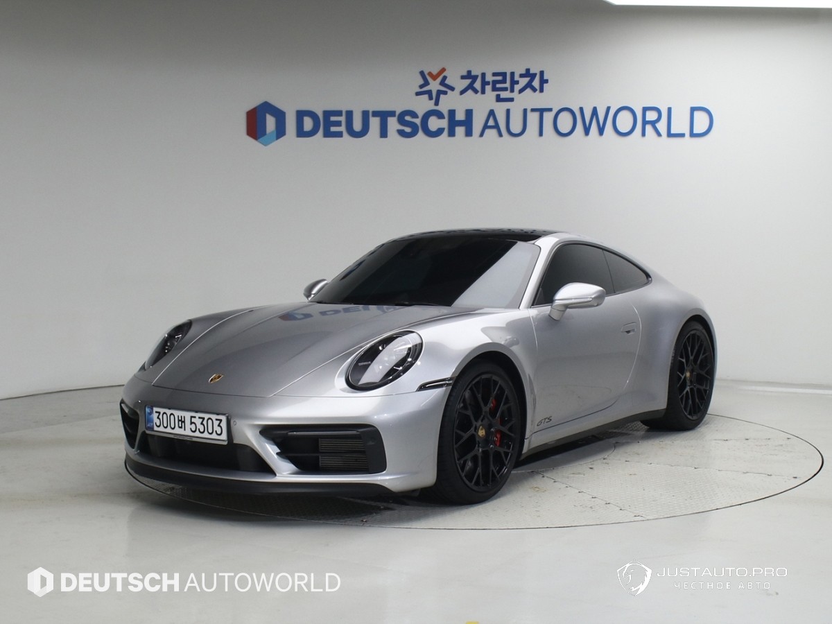 Автомобиль Porsche 911