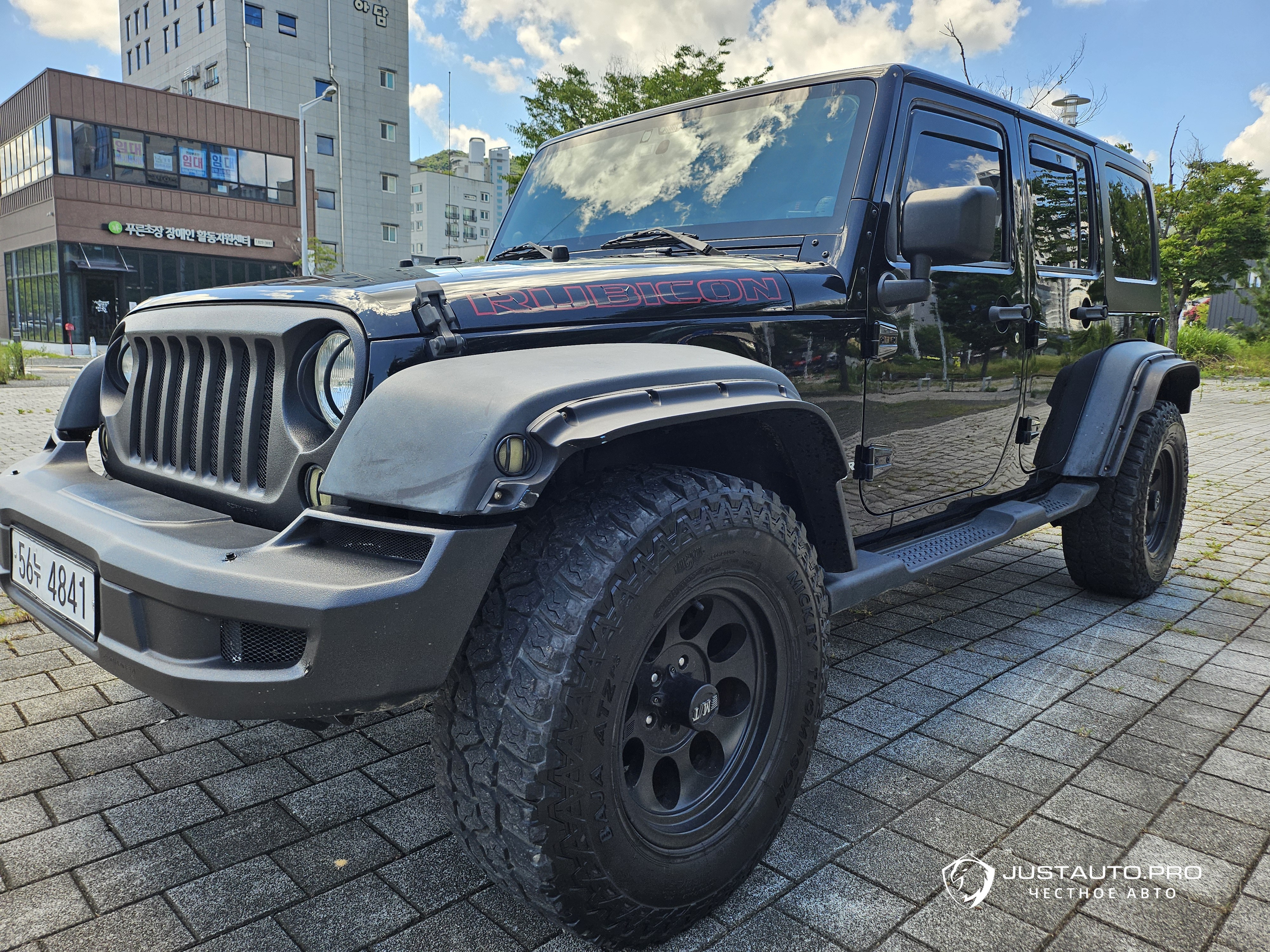 Автомобиль Jeep Wrangler
