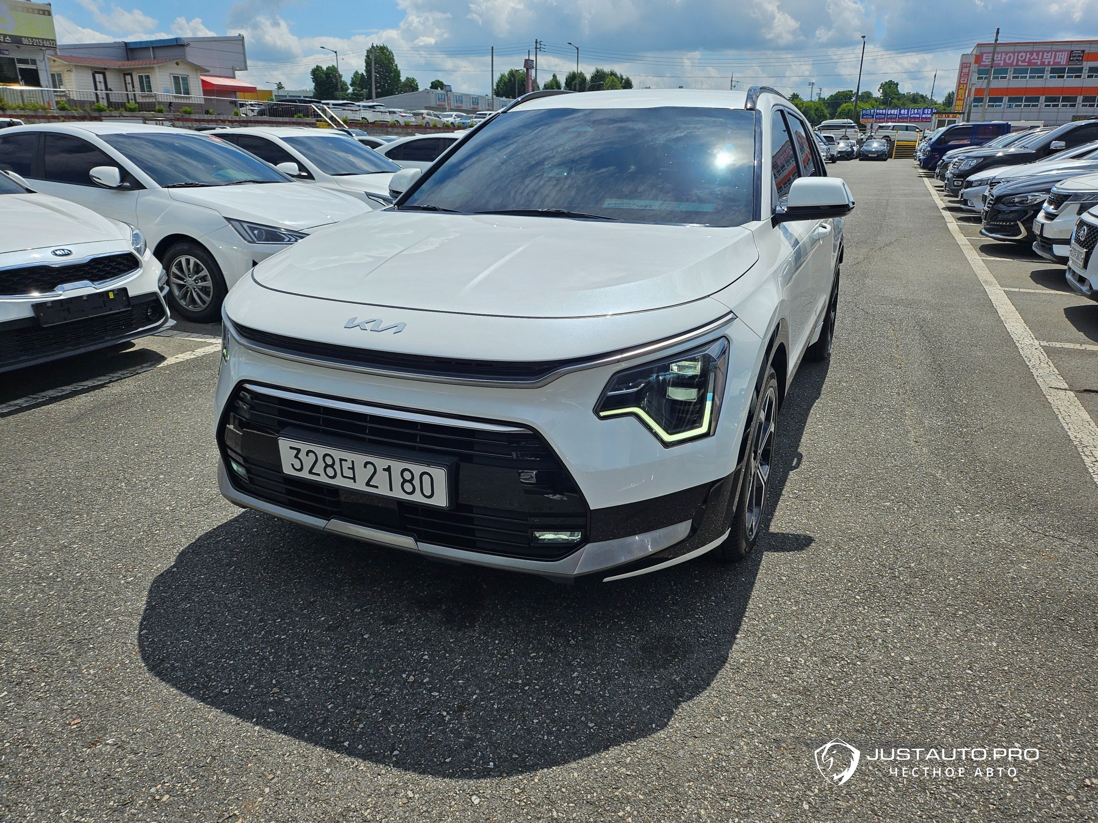 Автомобиль Kia Niro