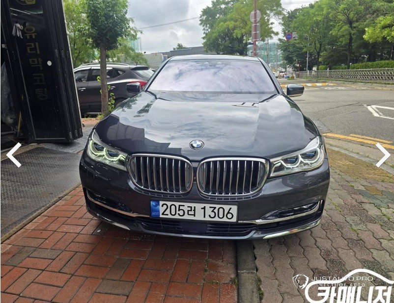 Автомобиль BMW 7-Series
