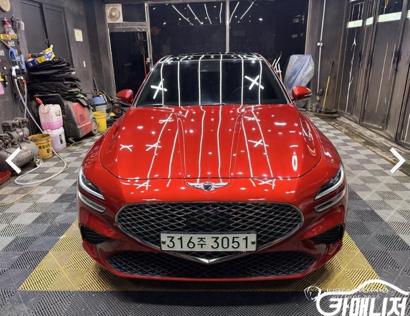 Автомобиль Genesis G70