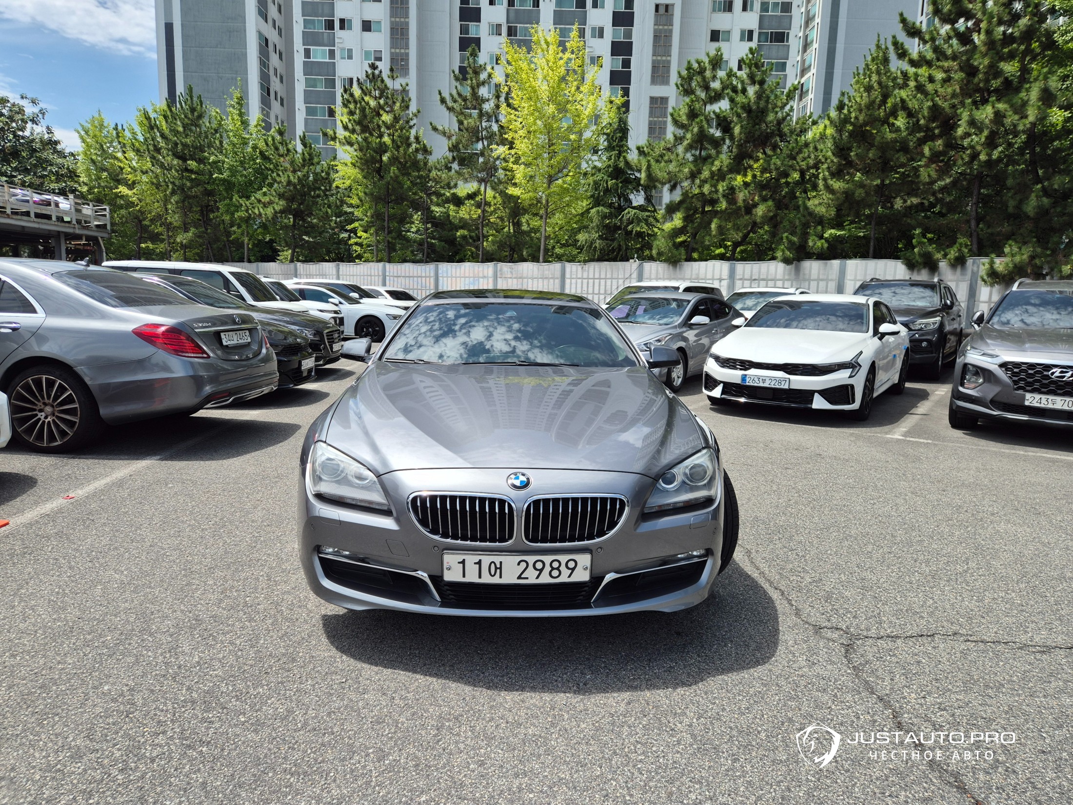 Автомобиль BMW 6-Series