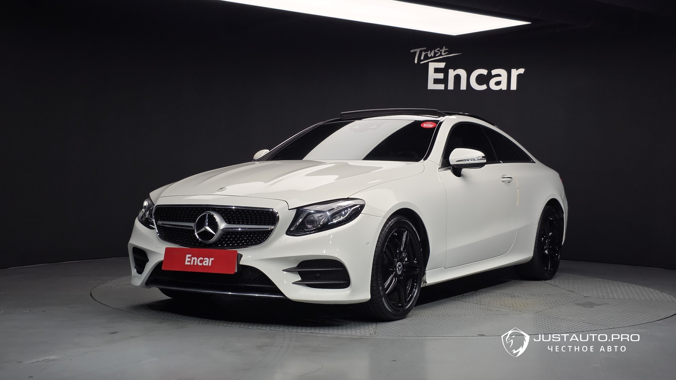 Автомобиль Mercedes-Benz E-Class