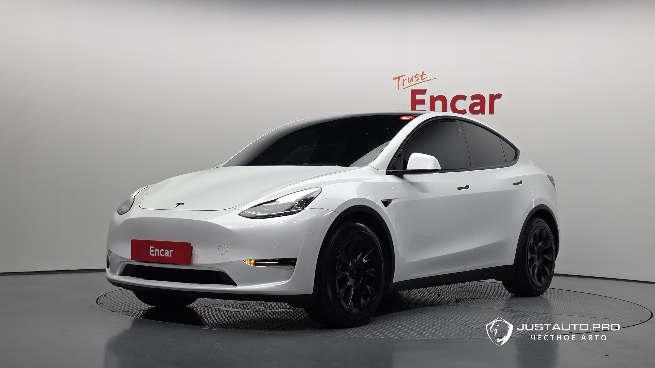 Автомобиль Tesla Model Y