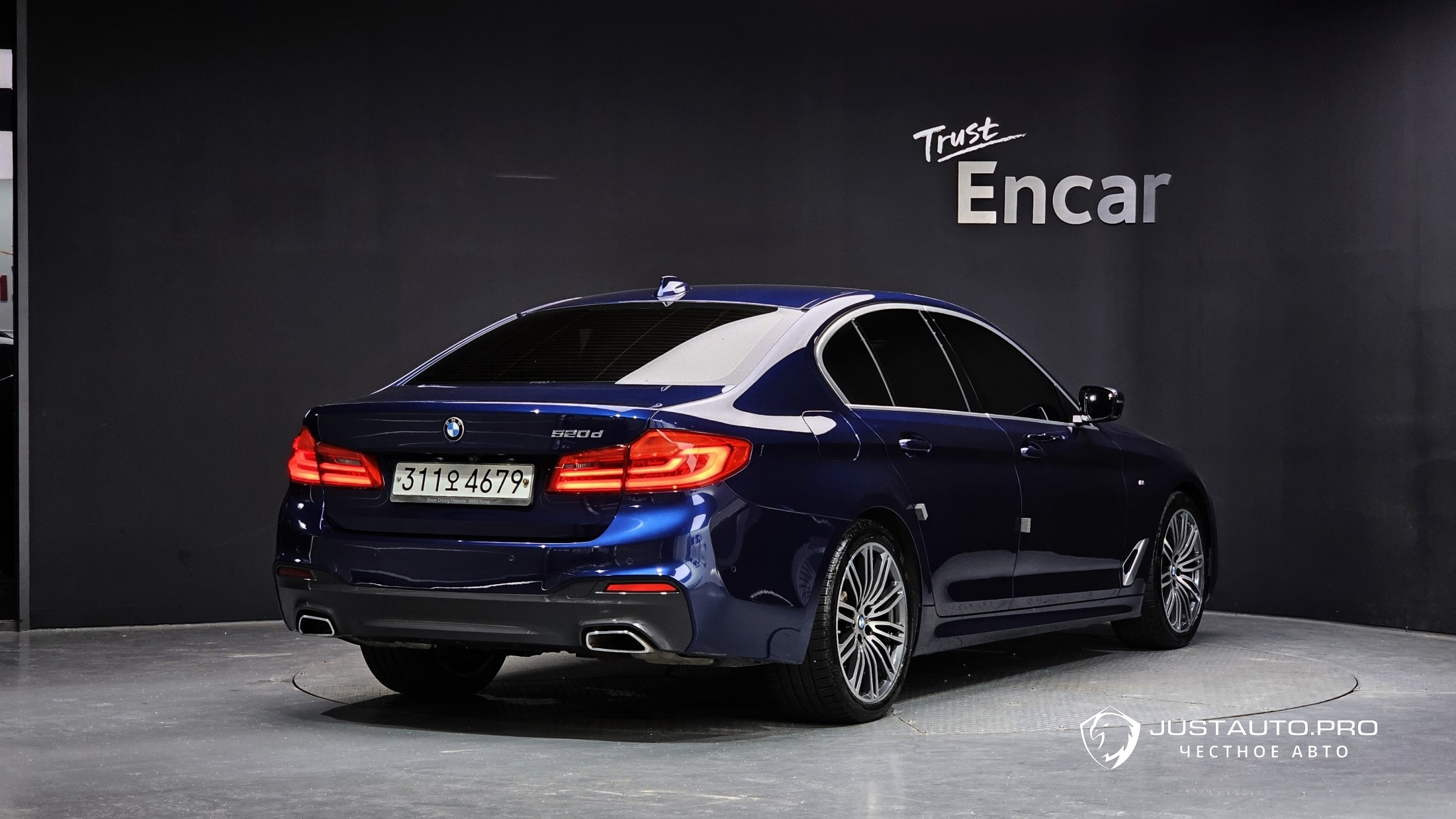 Автомобиль BMW 5-Series