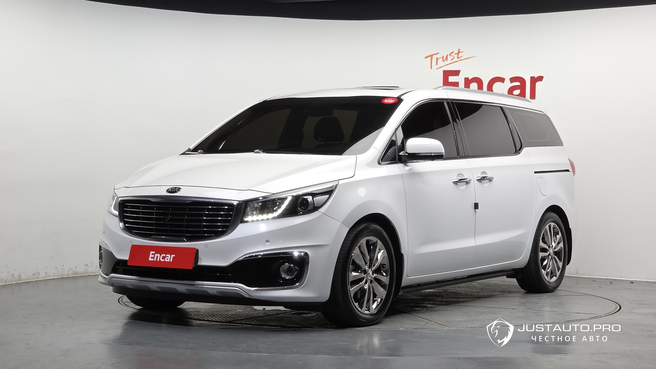 Автомобиль Kia Canival