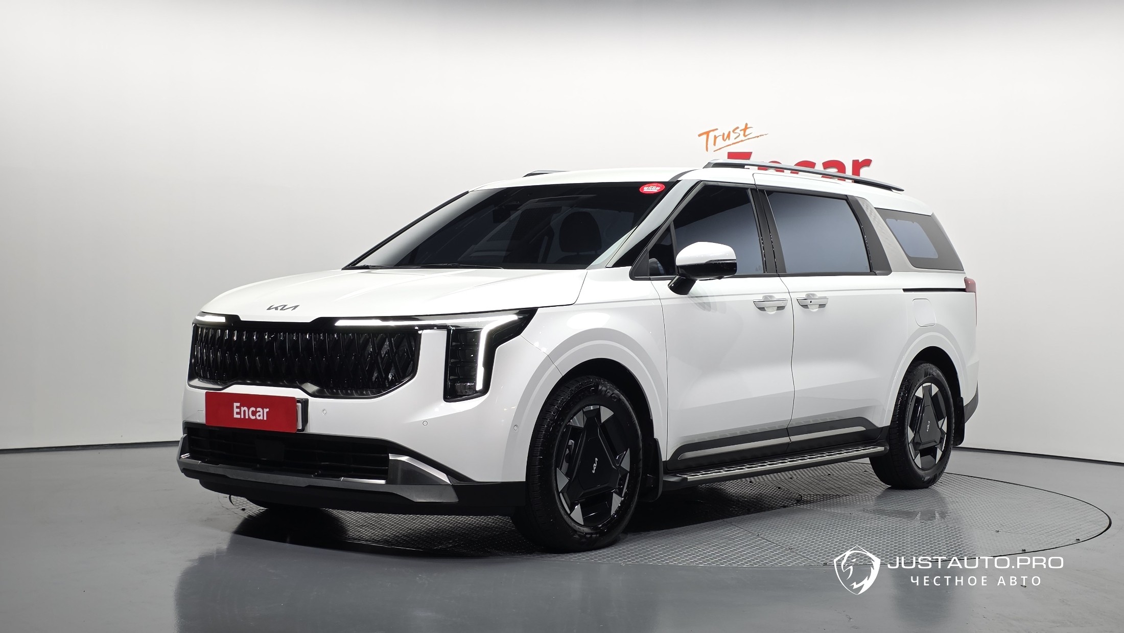 Автомобиль Kia Canival