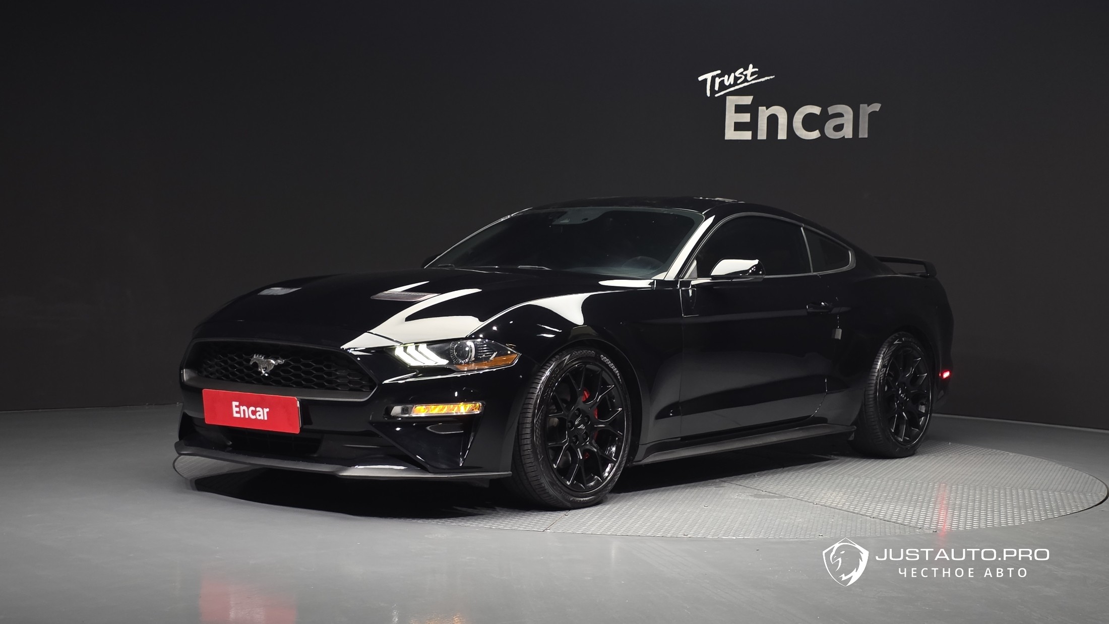 Автомобиль Ford Mustang