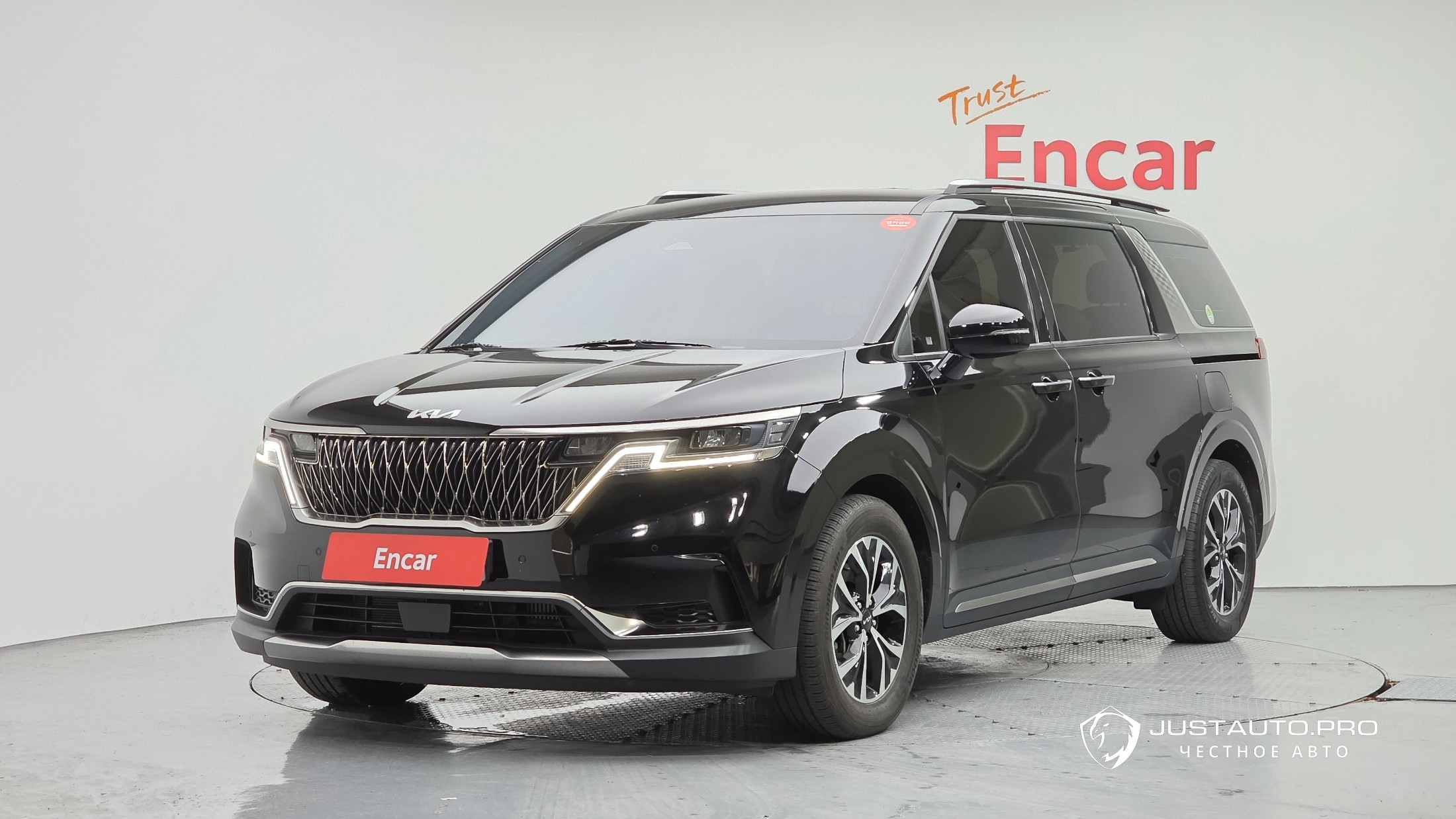 Автомобиль Kia Canival