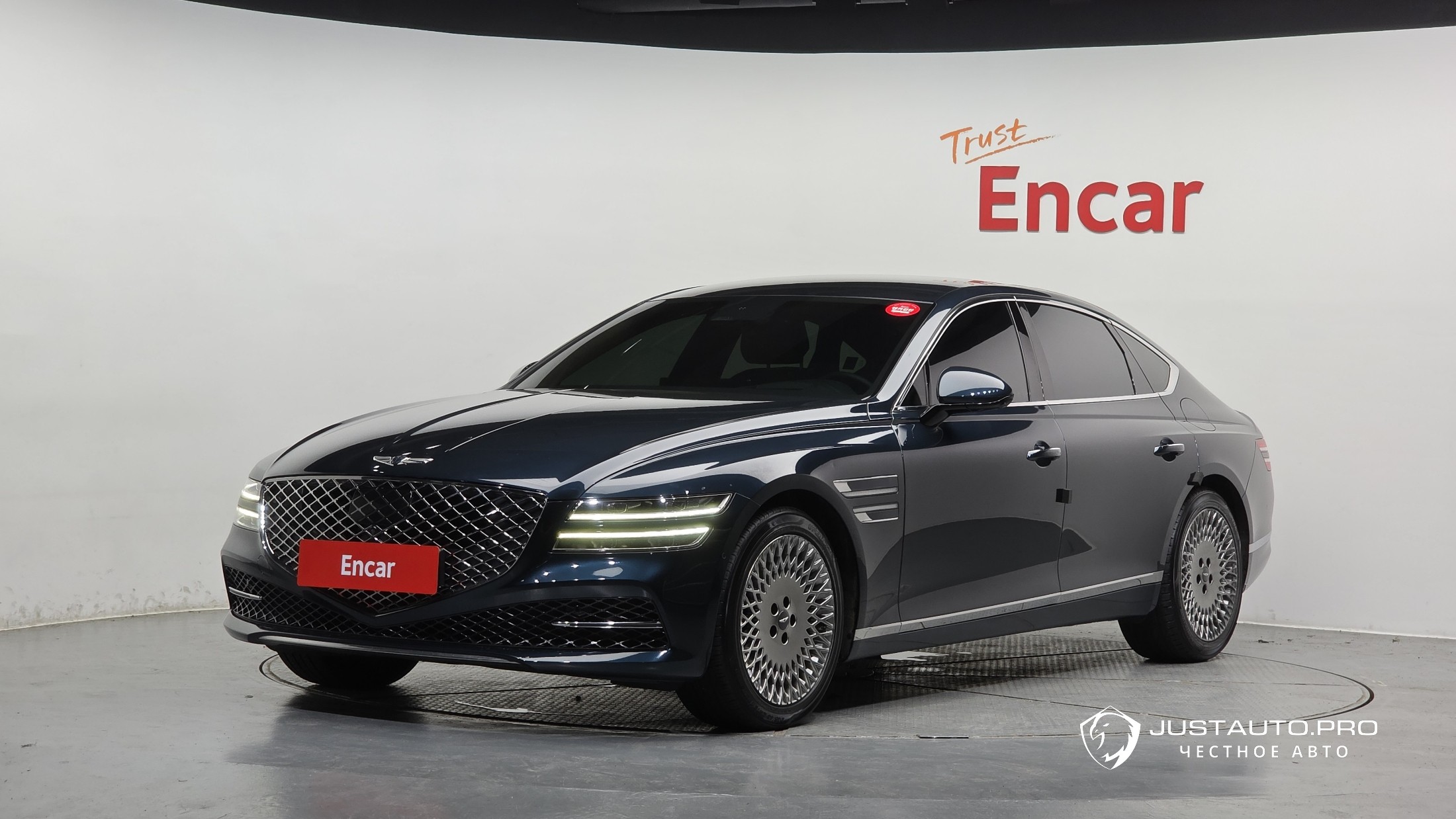 Автомобиль Genesis G80