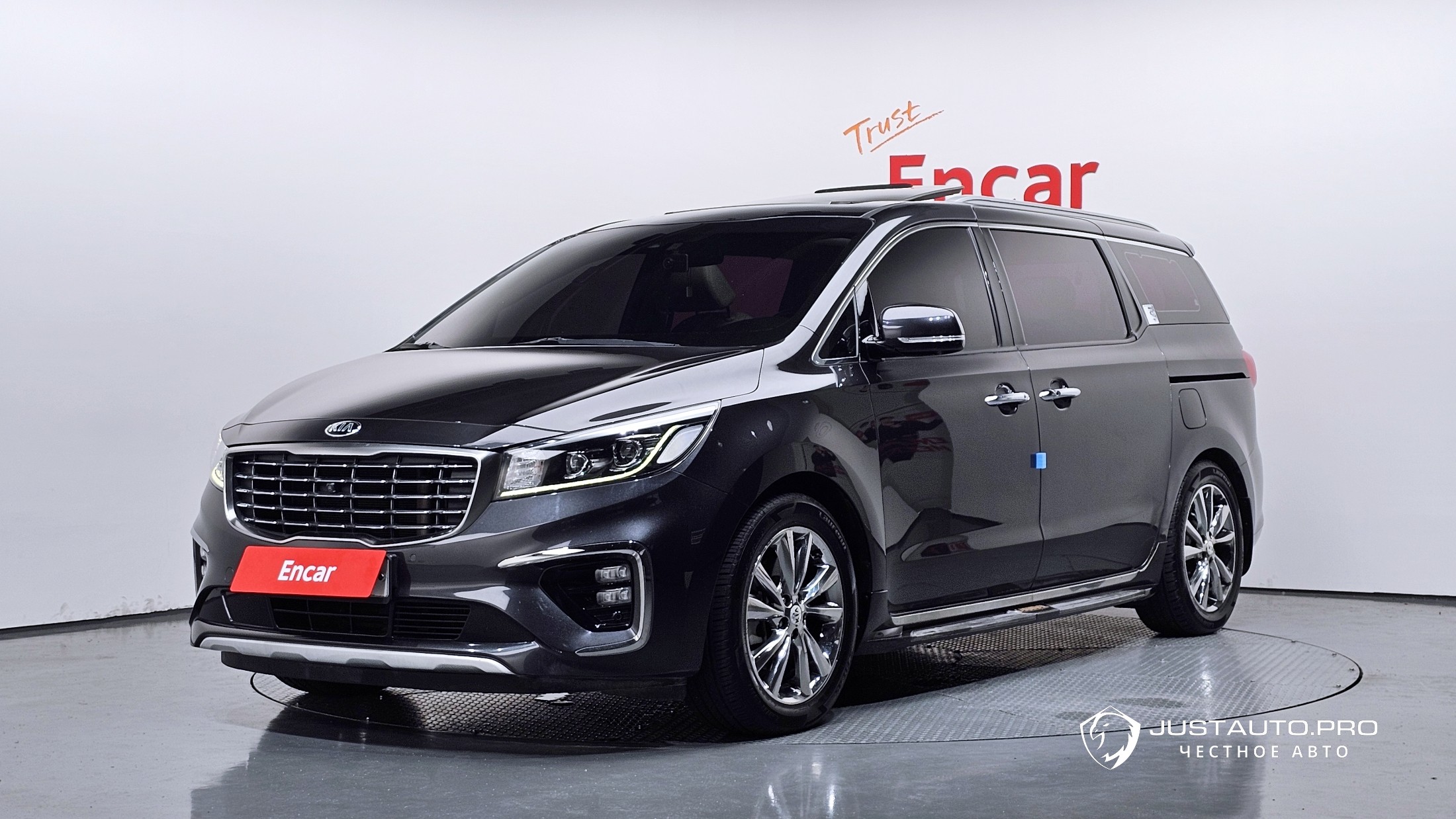 Автомобиль Kia Canival