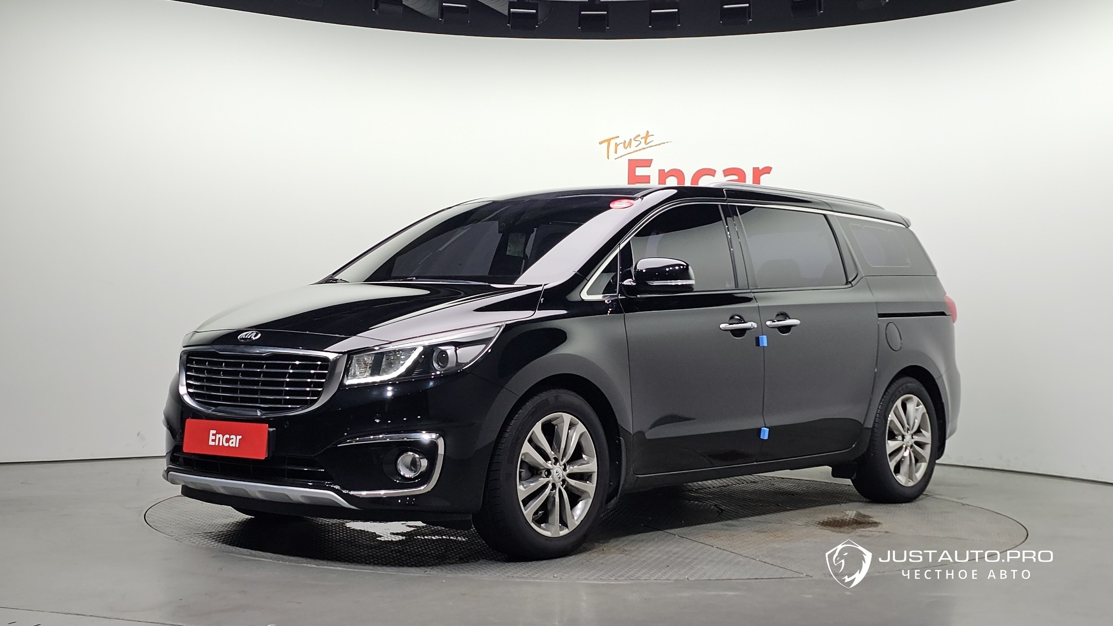 Автомобиль Kia Canival