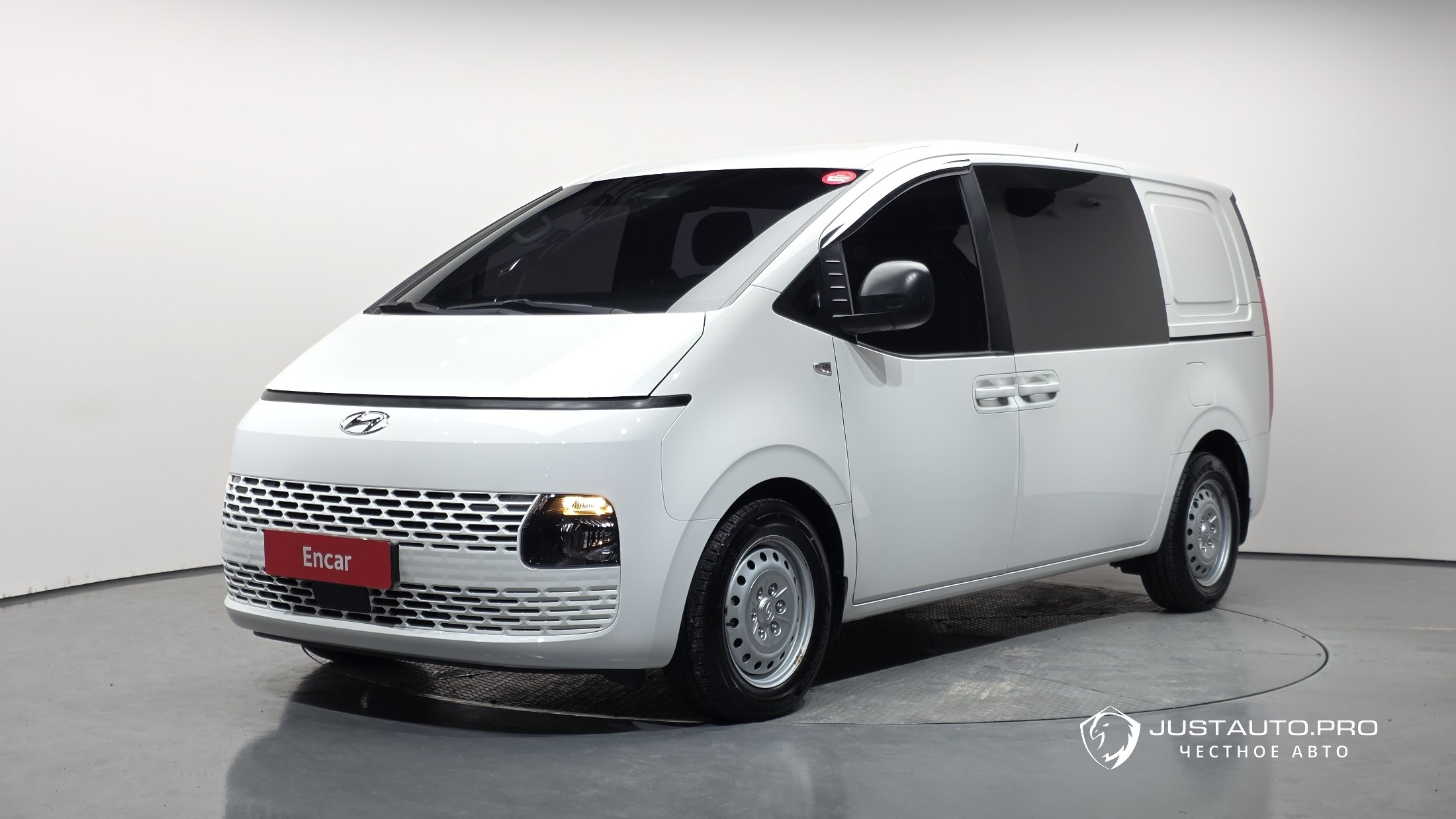 Автомобиль Hyundai Staria