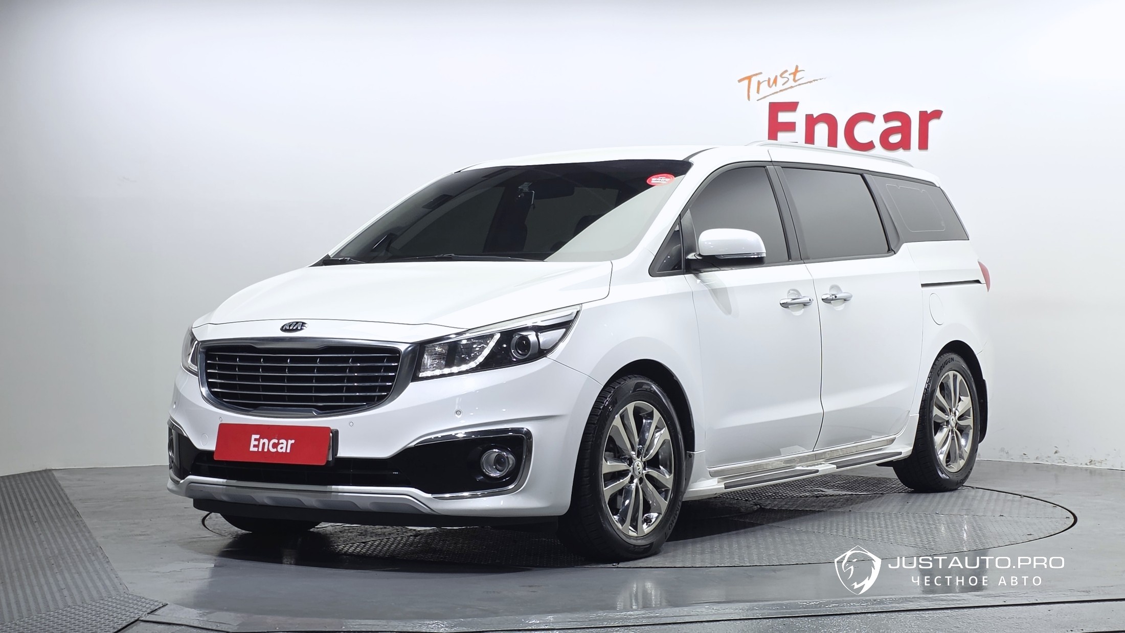 Автомобиль Kia Canival