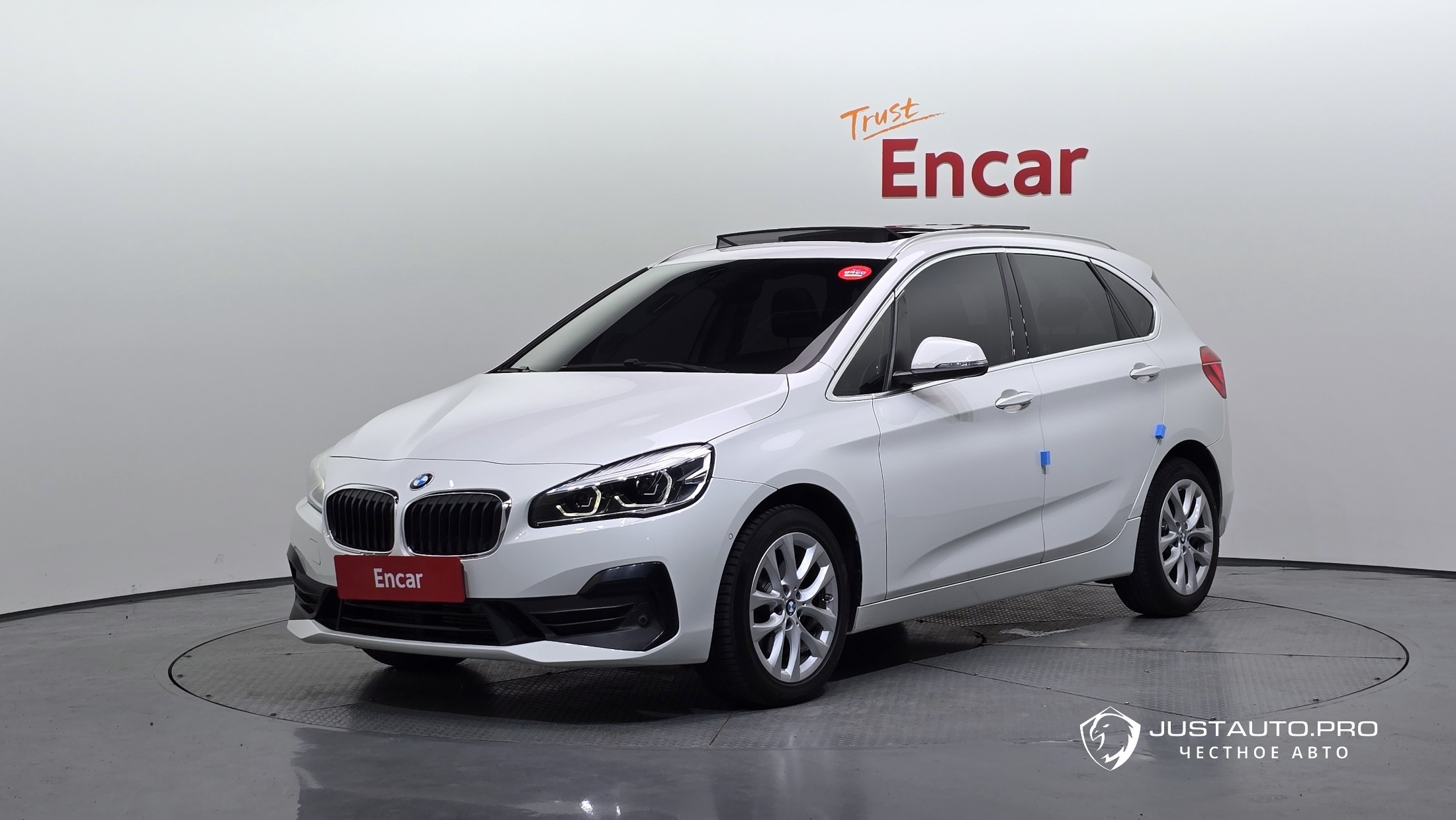 Автомобиль BMW 2-Series