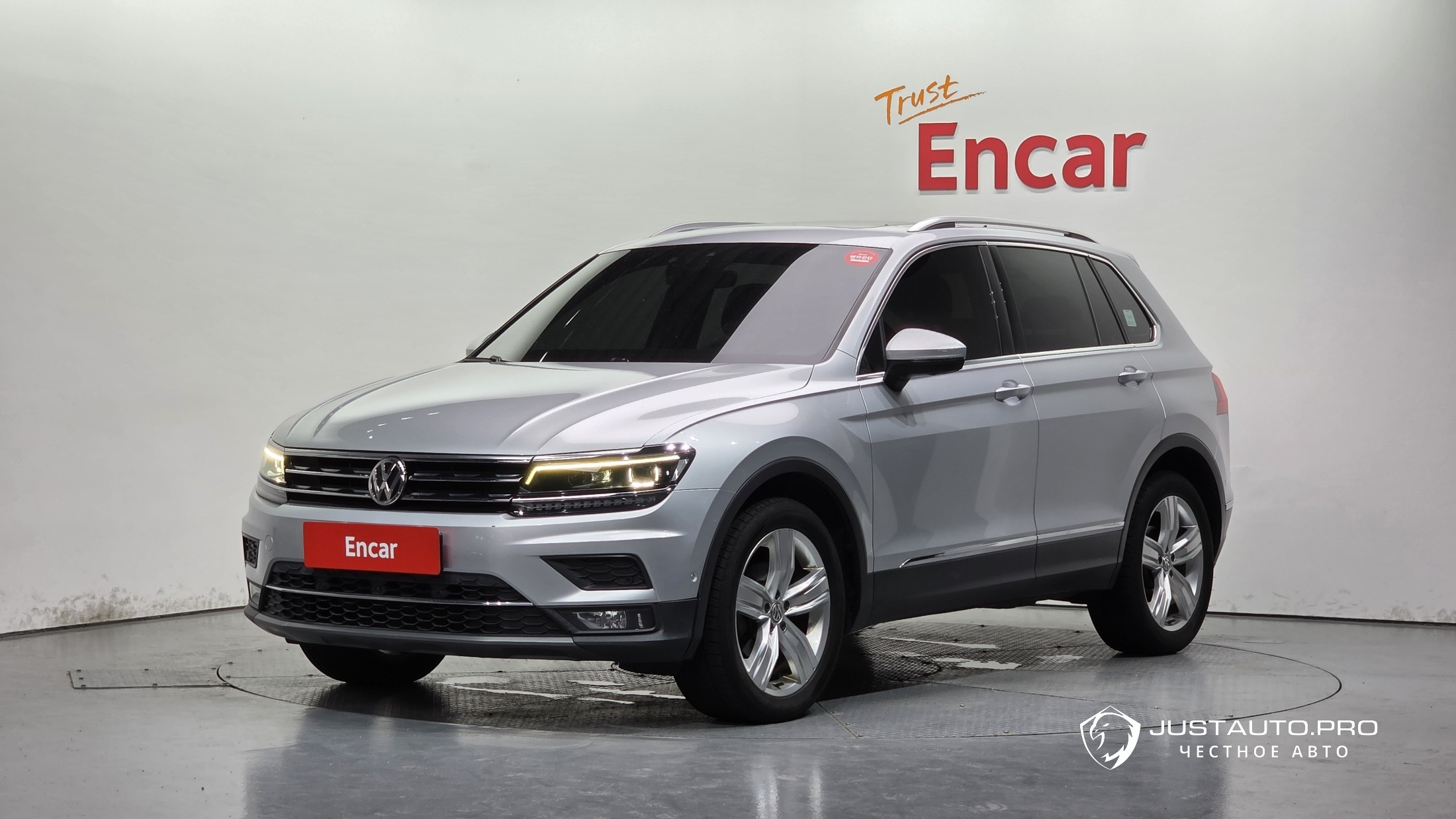Автомобиль Volkswagen Tiguan